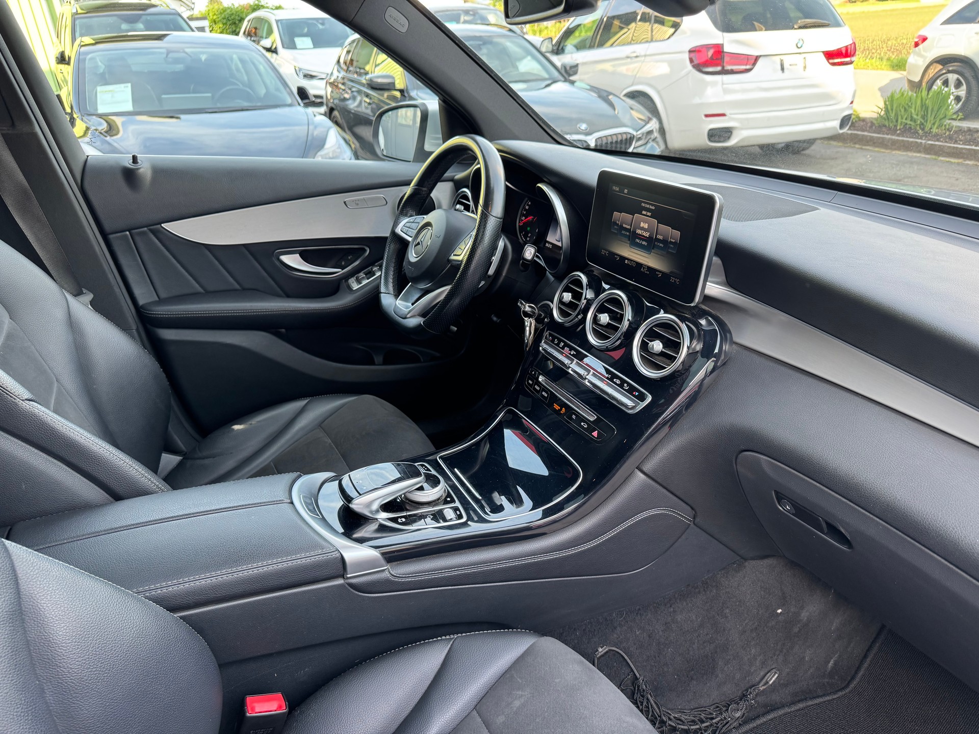 MERCEDES-BENZ GLC 250 d AMG Line 4Matic 9G-Tronic-image-9