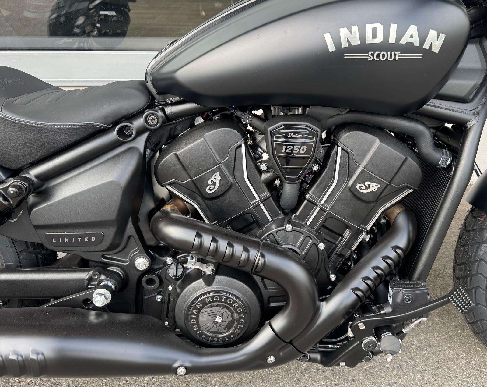INDIAN Scout Bobber Limited + Tech-image-4