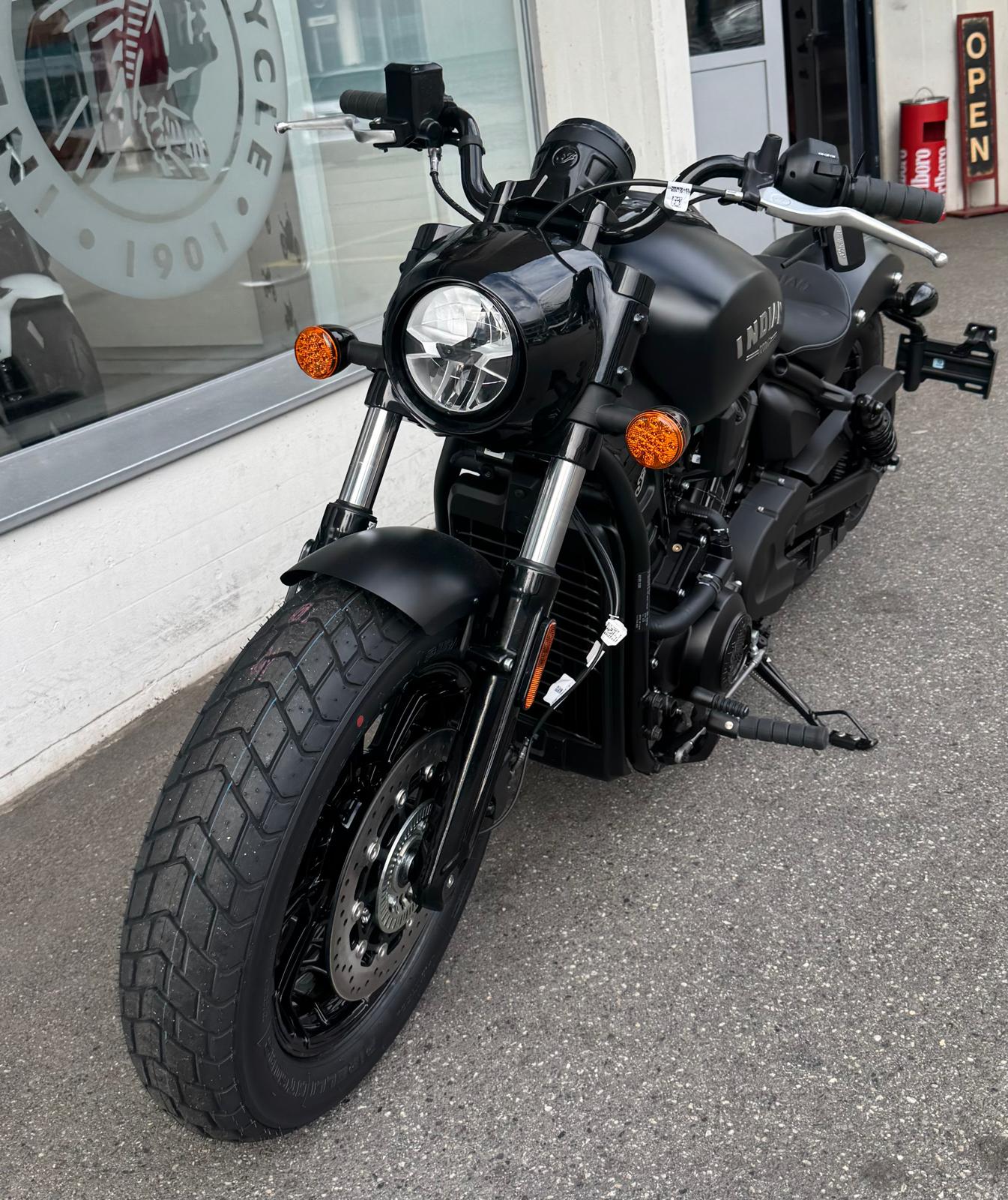 INDIAN Scout Bobber Limited + Tech-image-13
