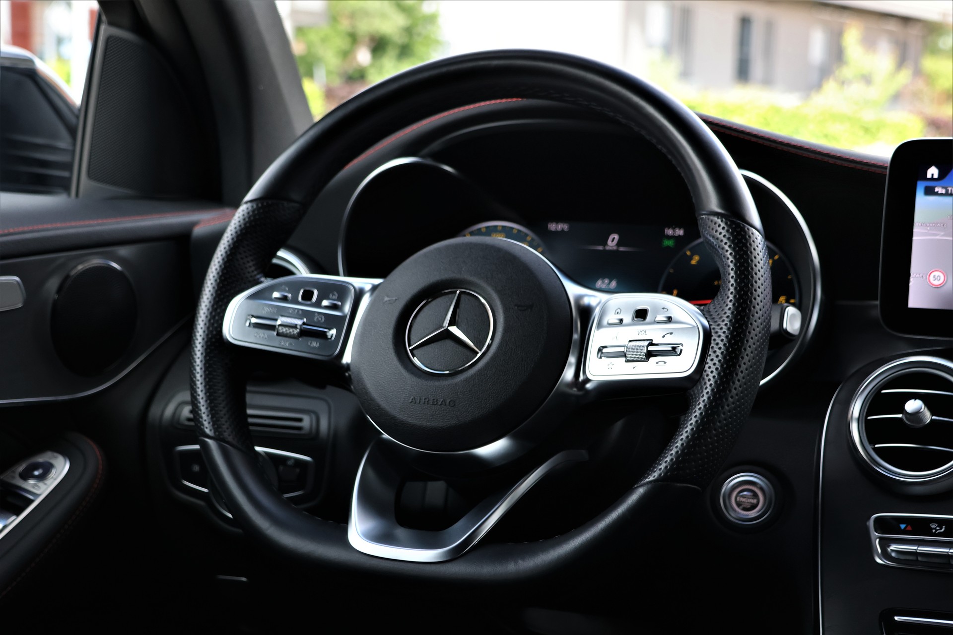 MERCEDES-BENZ GLC Coupé 220 d AMG Line 4Matic 9G-Tronic (CH) + 2.5T AHK-image-14