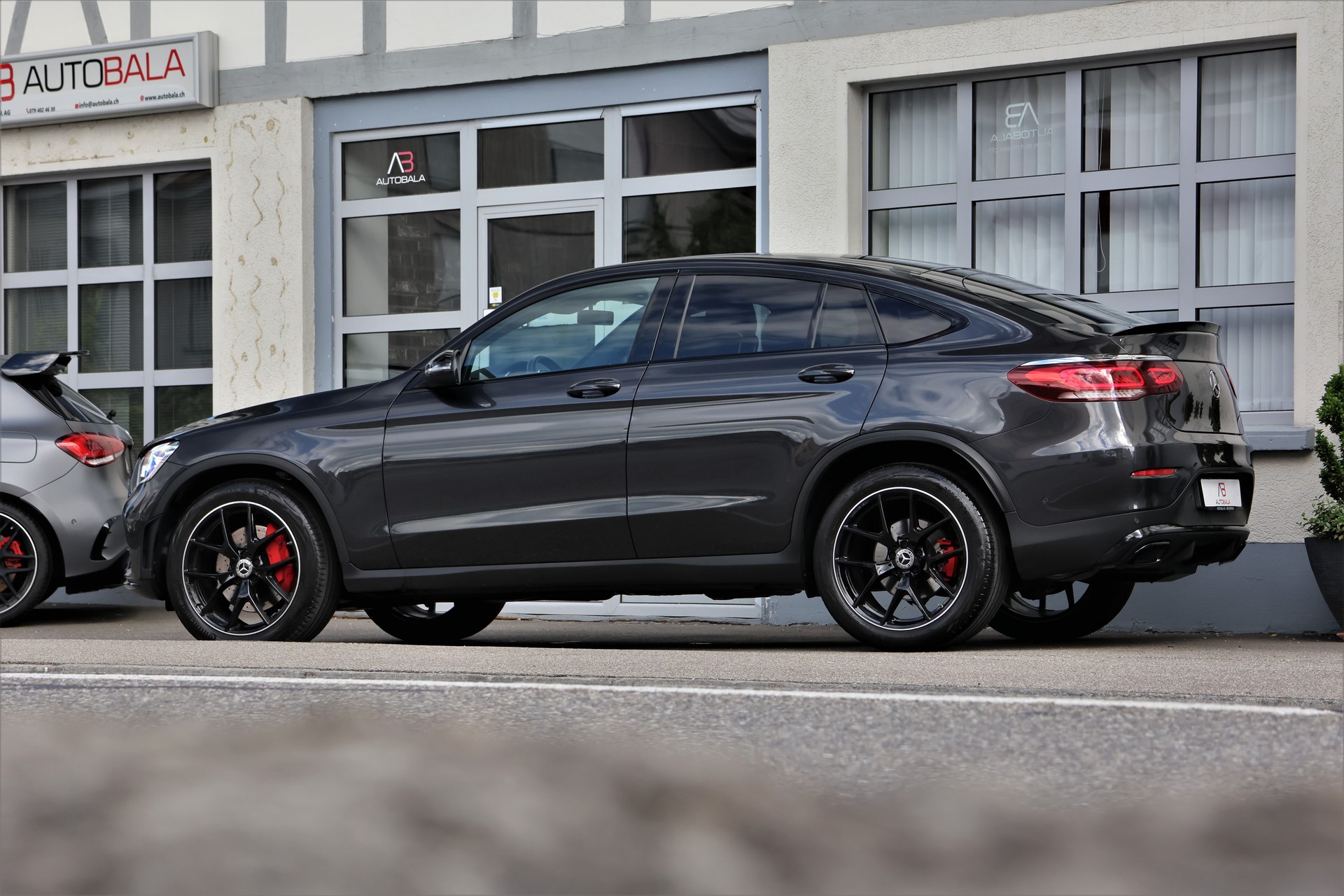 MERCEDES-BENZ GLC Coupé 220 d AMG Line 4Matic 9G-Tronic (CH) + 2.5T AHK-image-3