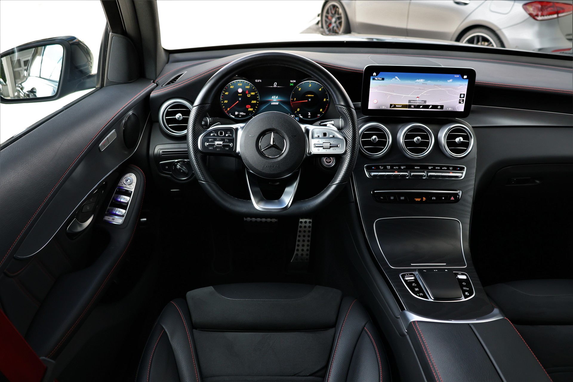 MERCEDES-BENZ GLC Coupé 220 d AMG Line 4Matic 9G-Tronic (CH) + 2.5T AHK-image-13