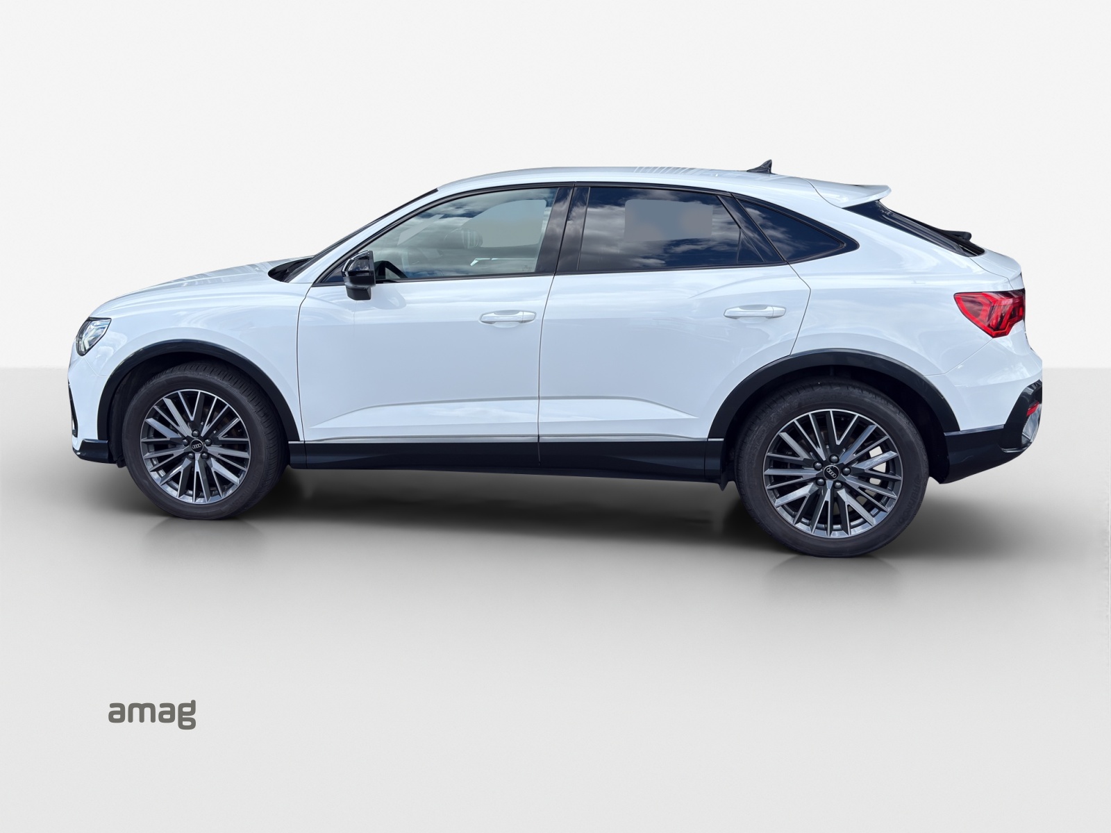 AUDI Q3 Sportback 35 TFSI Attraction S-tronic-image-1