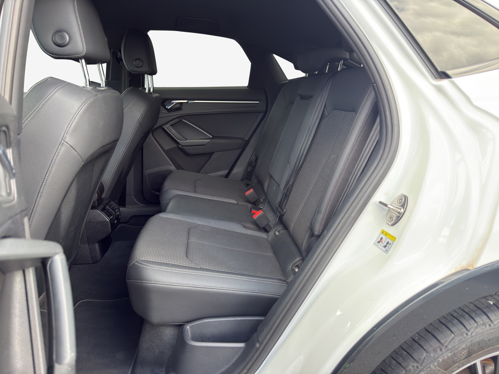 AUDI Q3 Sportback 35 TFSI Attraction S-tronic-image-11