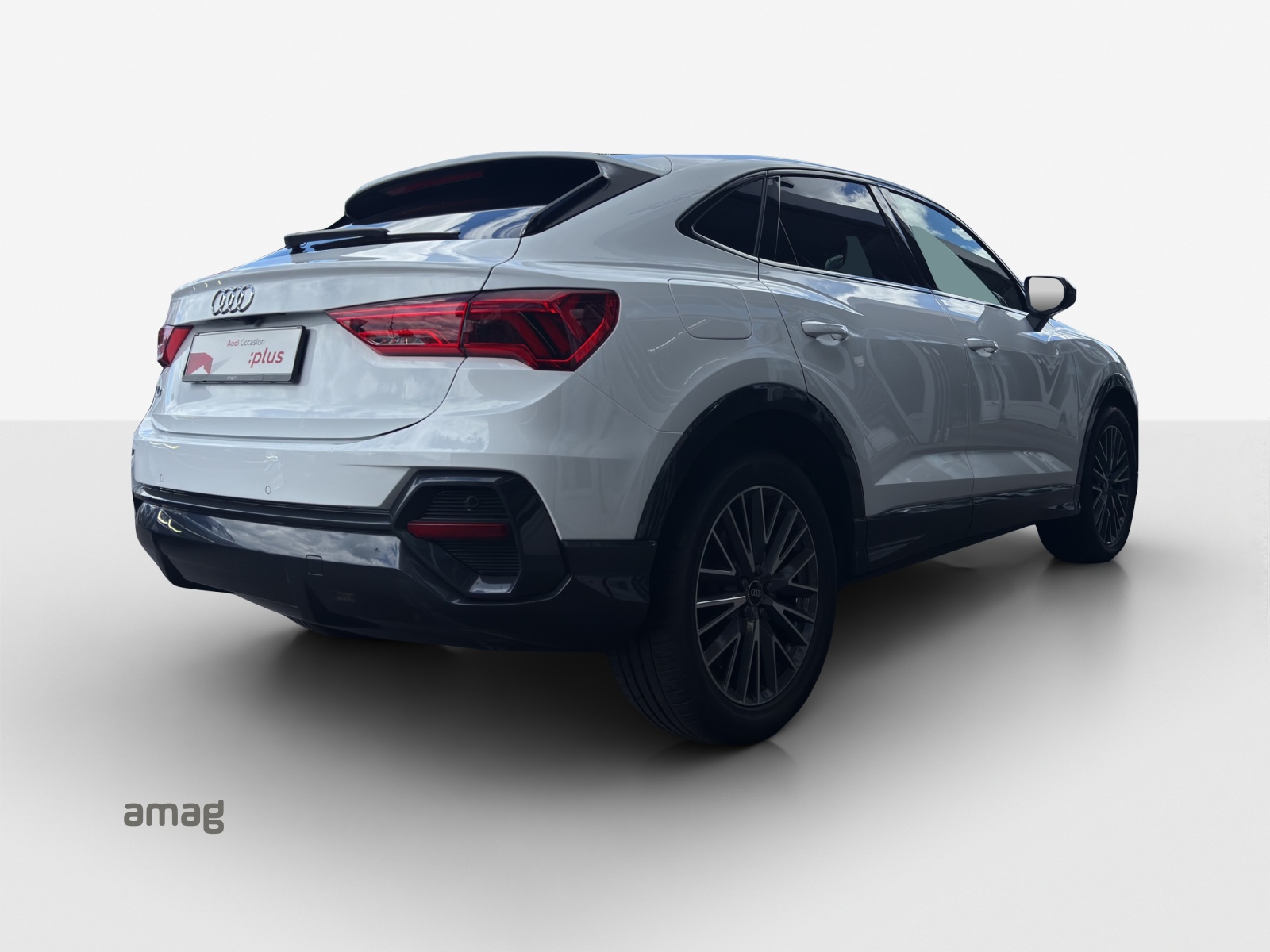 AUDI Q3 Sportback 35 TFSI Attraction S-tronic-image-4