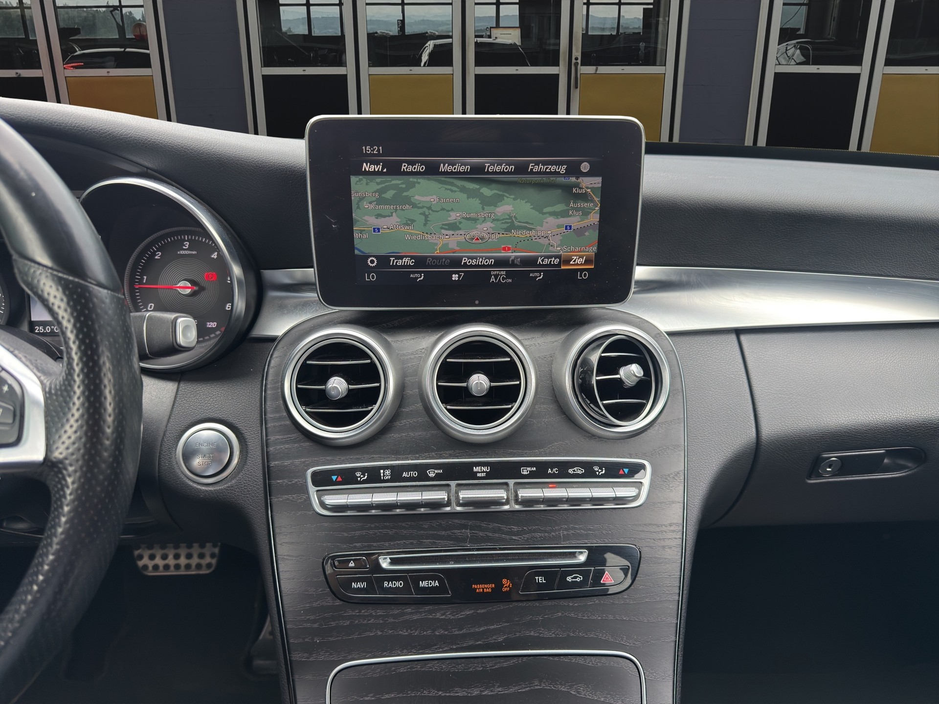 MERCEDES-BENZ C 250 d Swiss Star AMG Line 4Matic 9G-Tronic-image-14