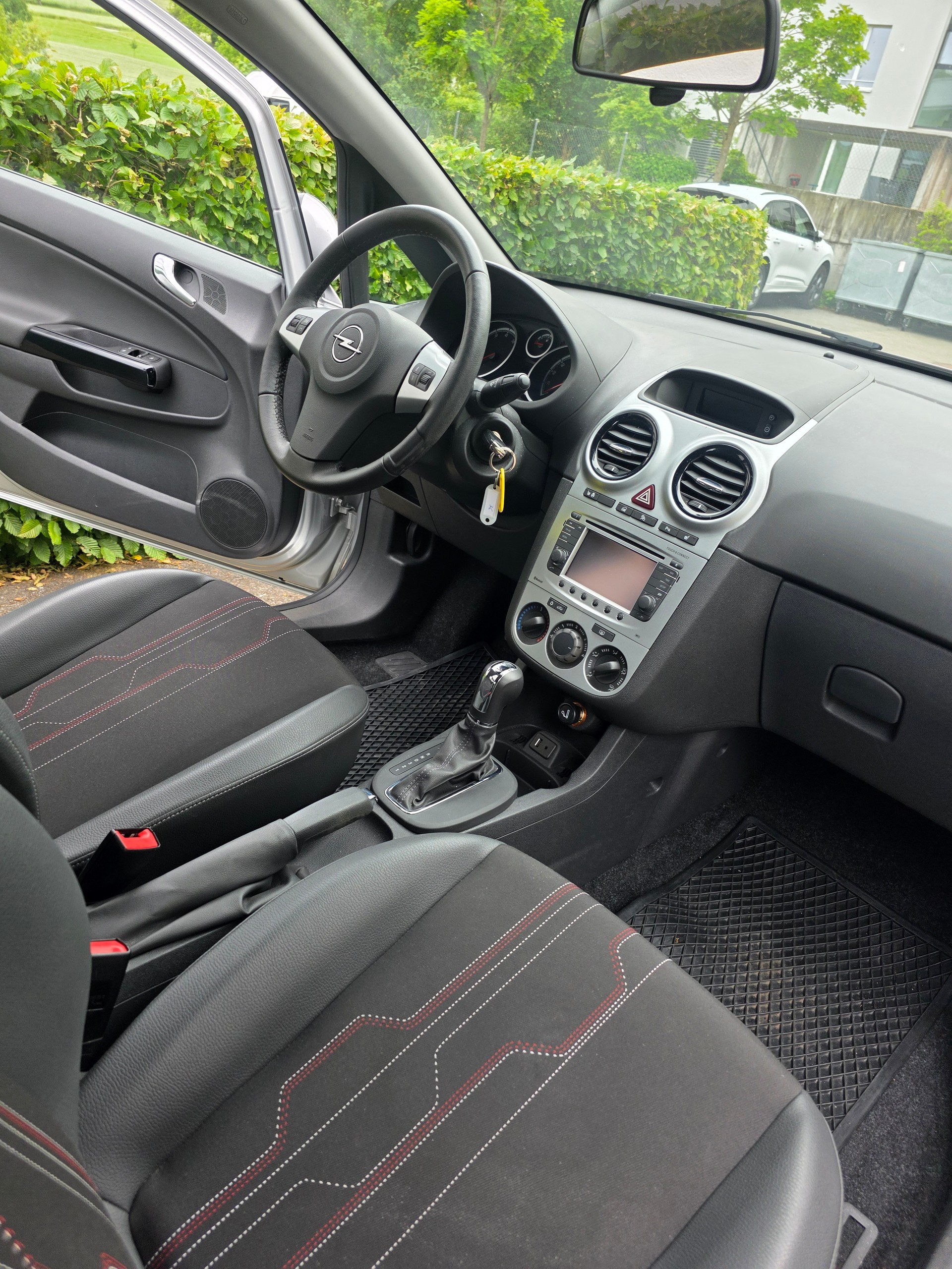 OPEL Corsa 1.4 TP Anniversary Edition Automatic-image-14