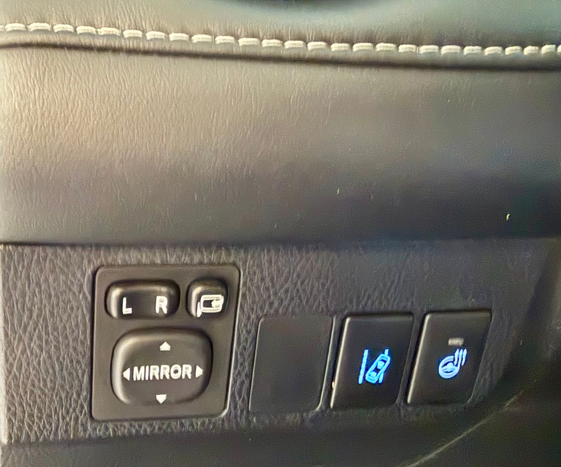 TOYOTA RAV-4 2.5 HSD Premium e-CVT-image-15