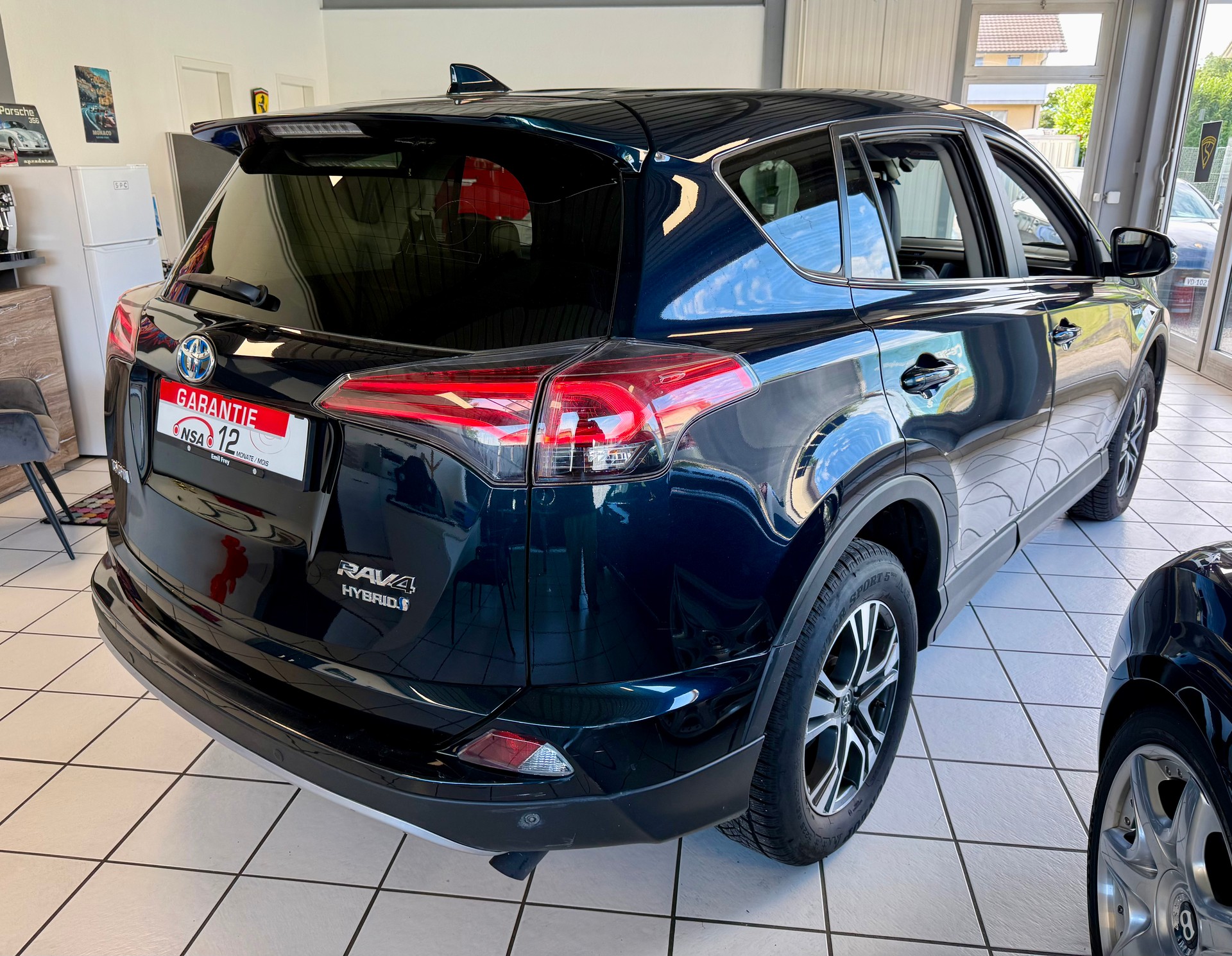 TOYOTA RAV-4 2.5 HSD Premium e-CVT-image-10