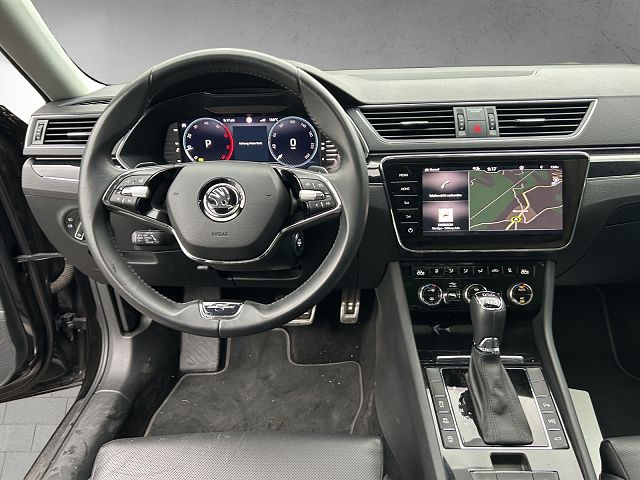 SKODA Superb Combi 2.0 TDi L&K 4x4 DSG-image-14