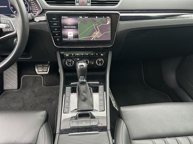 SKODA Superb Combi 2.0 TDi L&K 4x4 DSG-image-10