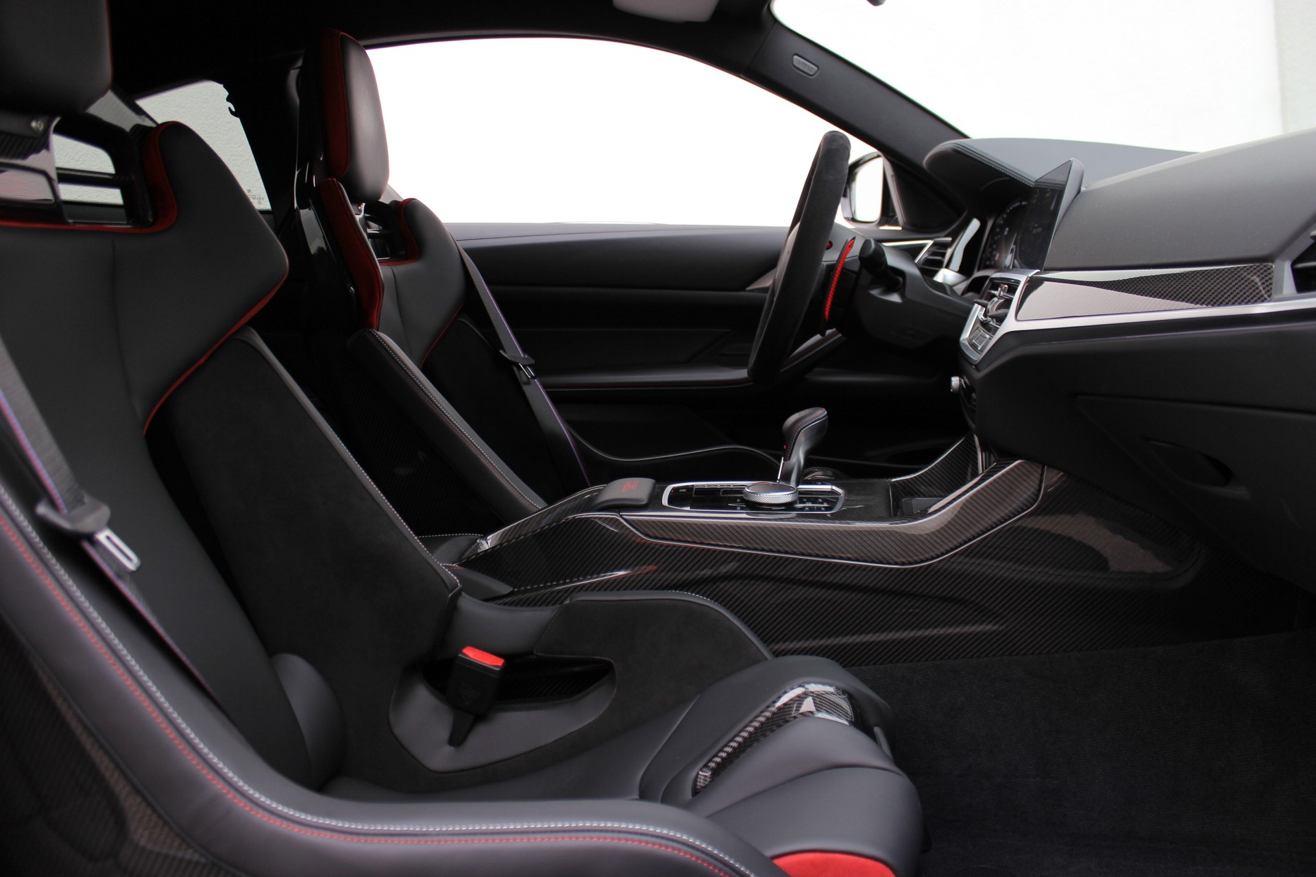 BMW M4 CSL *Frozen Brooklyn Grey Metallic*-image-1