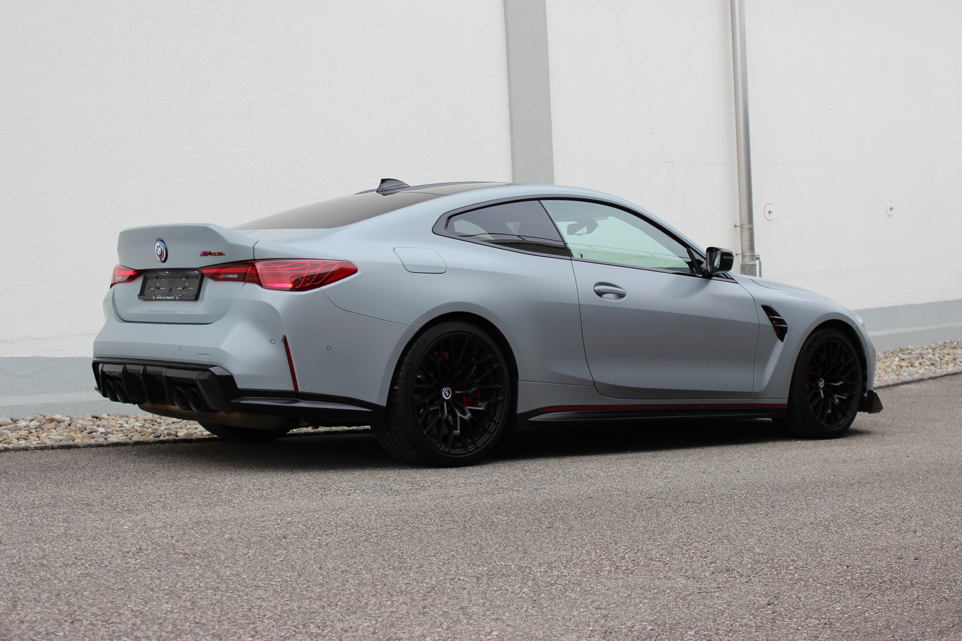 BMW M4 CSL *Frozen Brooklyn Grey Metallic*-image-10