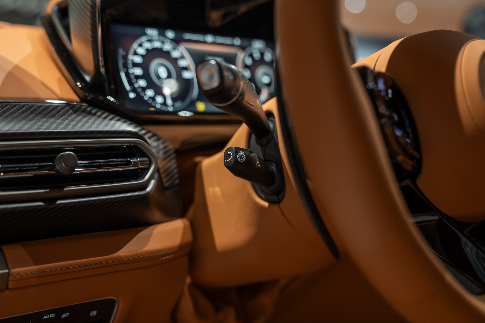 ASTON MARTIN Vanquish 5.2 V12 Bi-Turbo-image-17
