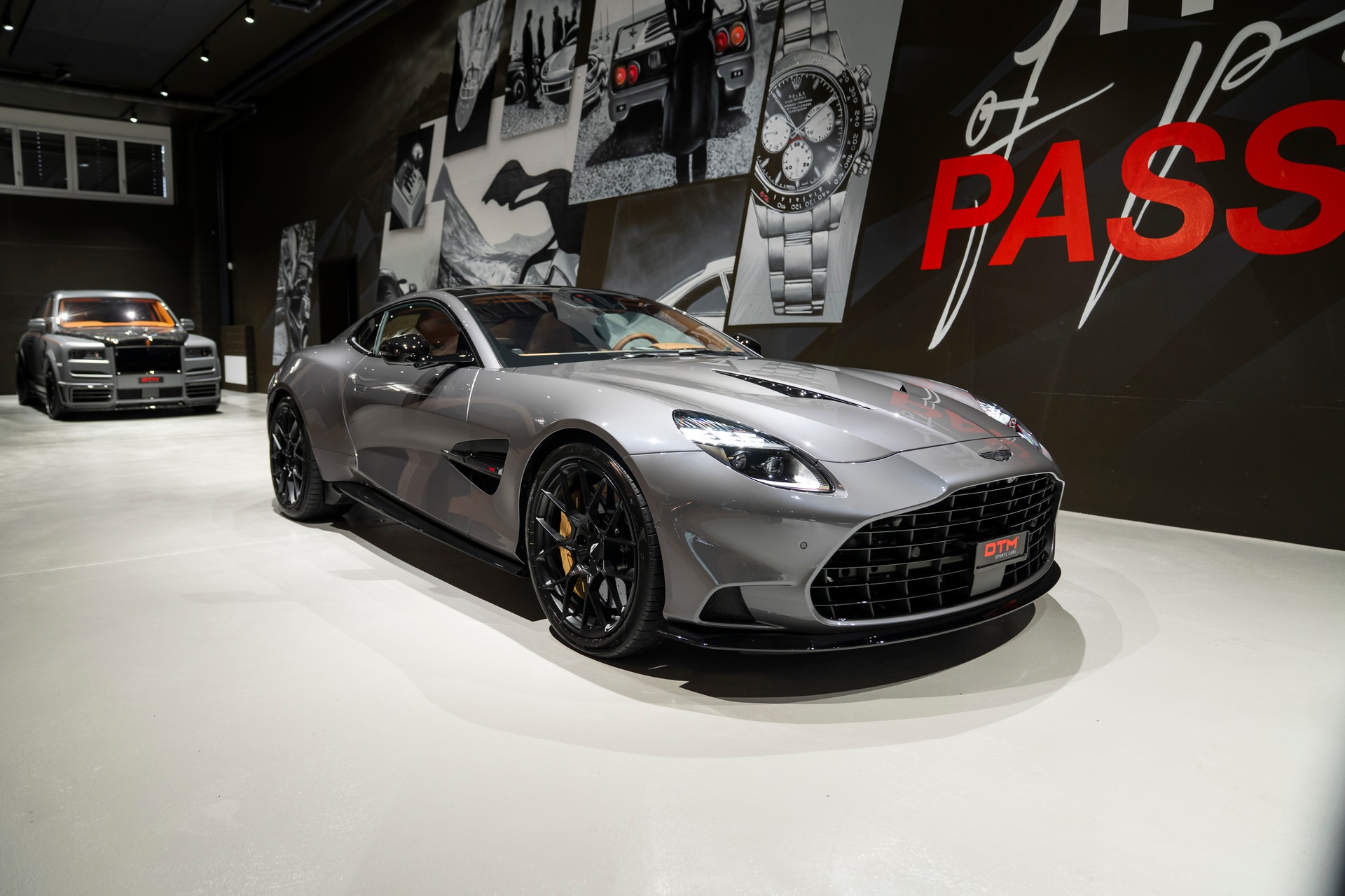 ASTON MARTIN Vanquish 5.2 V12 Bi-Turbo-image-0