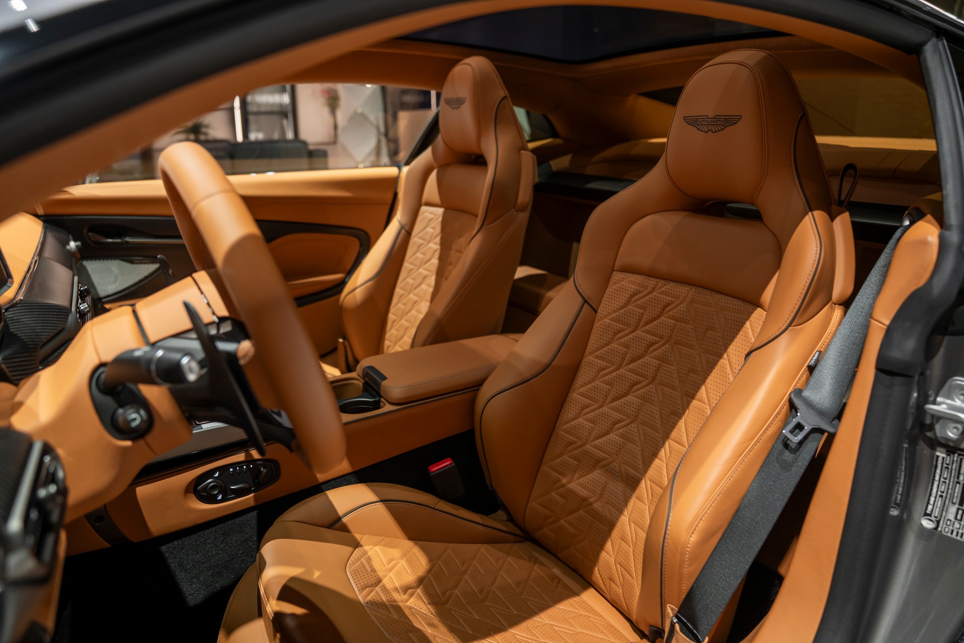 ASTON MARTIN Vanquish 5.2 V12 Bi-Turbo-image-12