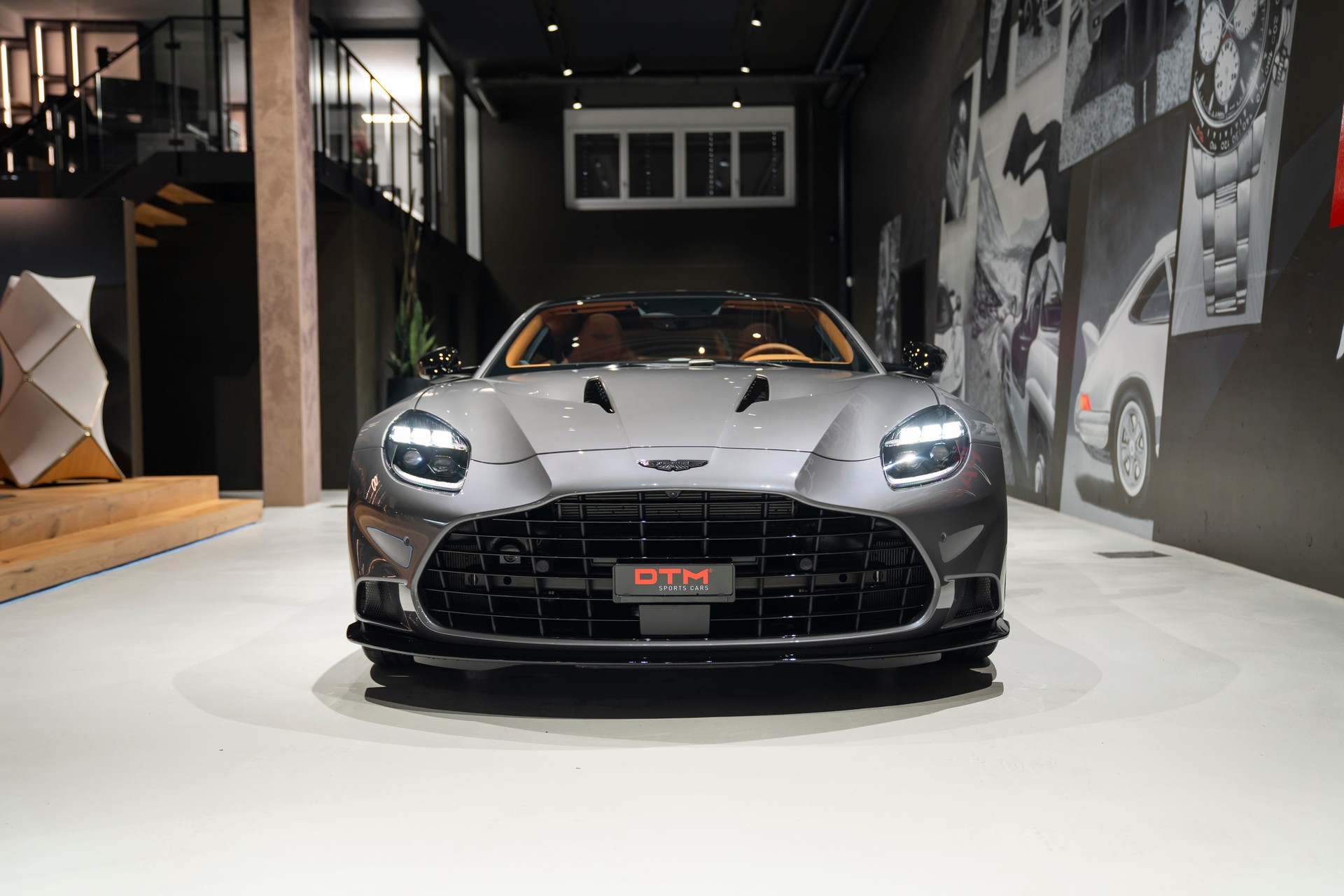 ASTON MARTIN Vanquish 5.2 V12 Bi-Turbo-image-1
