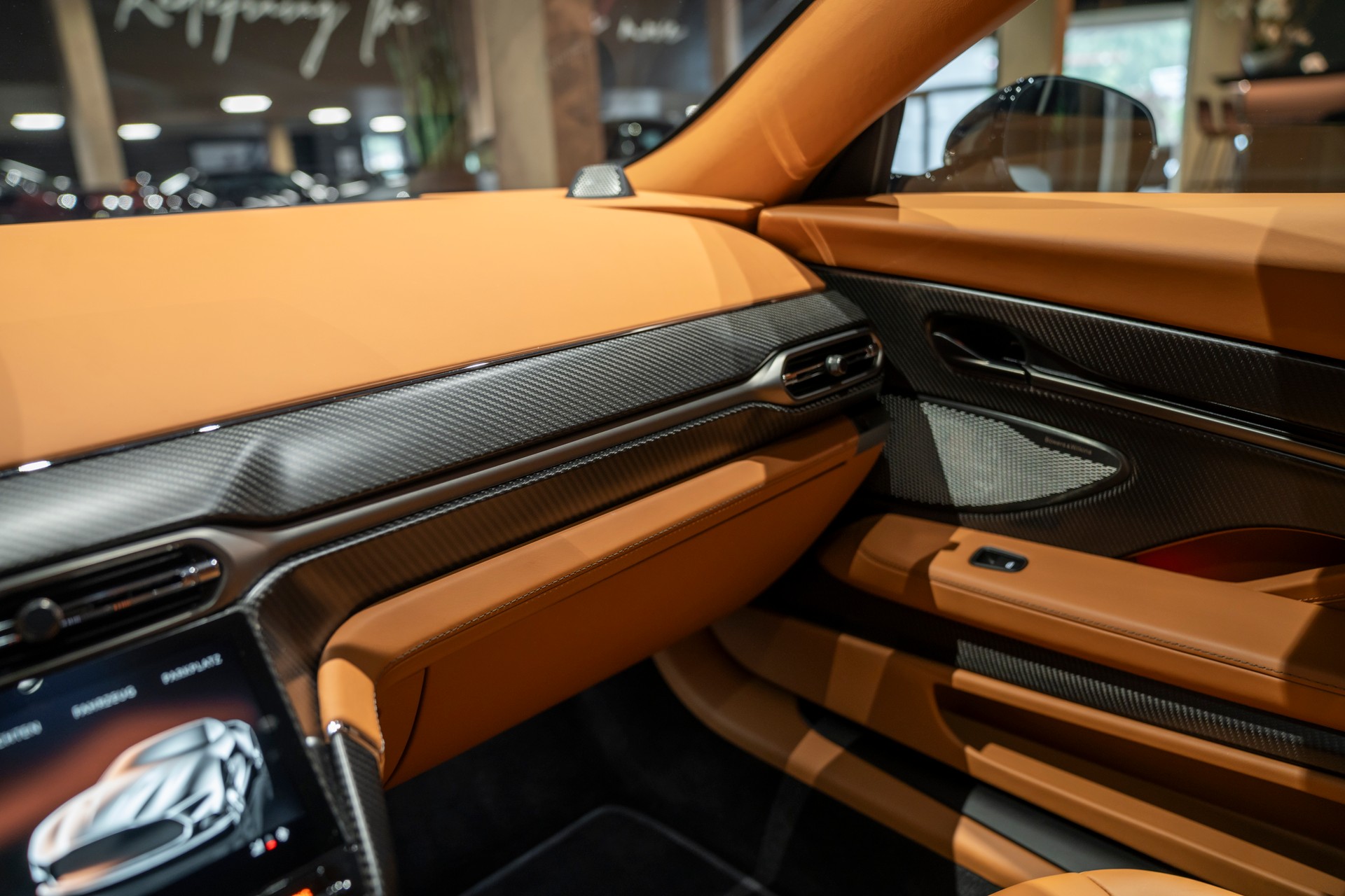ASTON MARTIN Vanquish 5.2 V12 Bi-Turbo-image-15