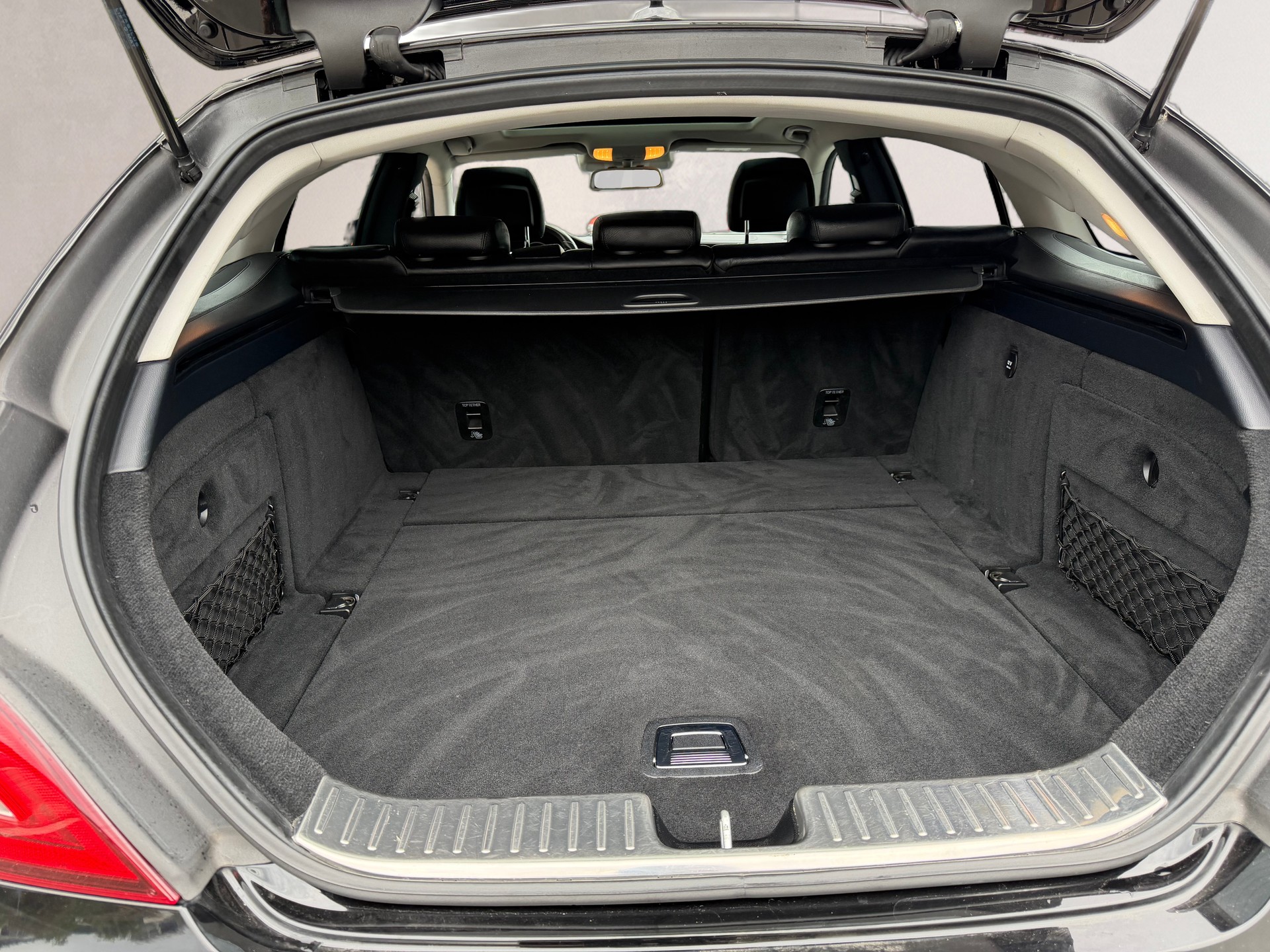 MERCEDES-BENZ CLS Shooting Brake 250 BlueTEC 4Matic 7G-Tronic-image-18