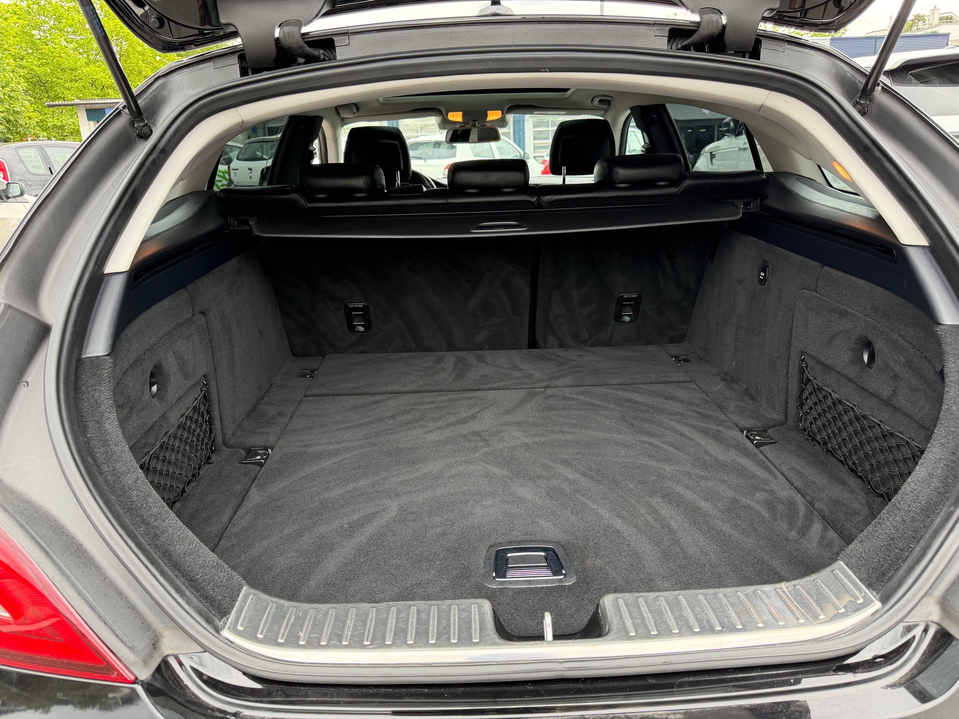 MERCEDES-BENZ CLS Shooting Brake 250 BlueTEC 4Matic 7G-Tronic-image-18