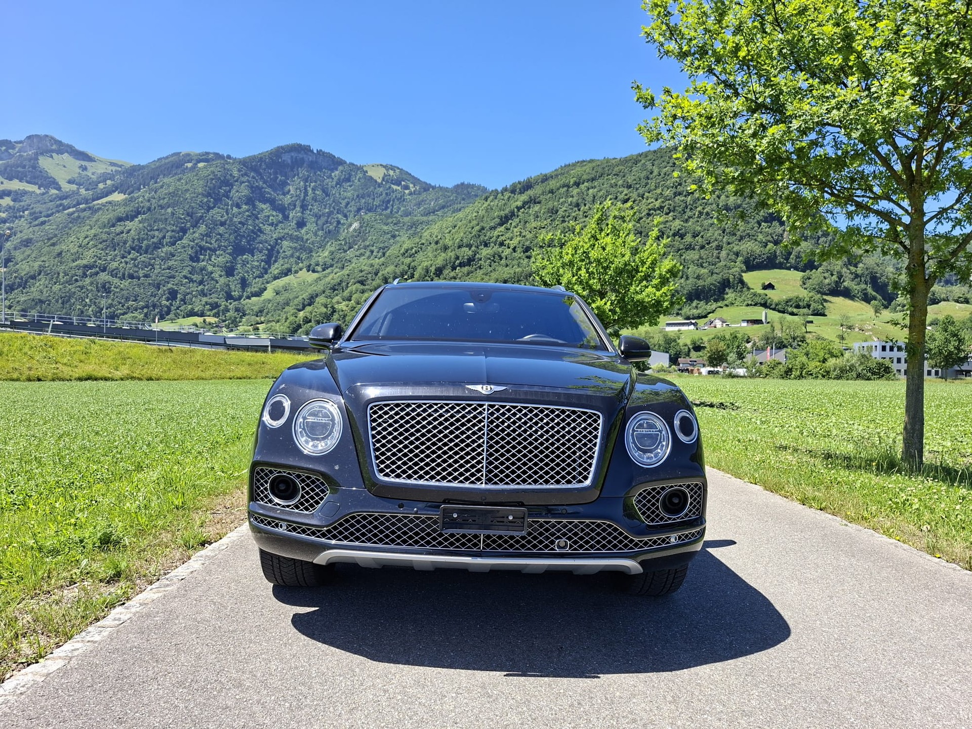 BENTLEY Bentayga W12 Vollausstattung-image-0