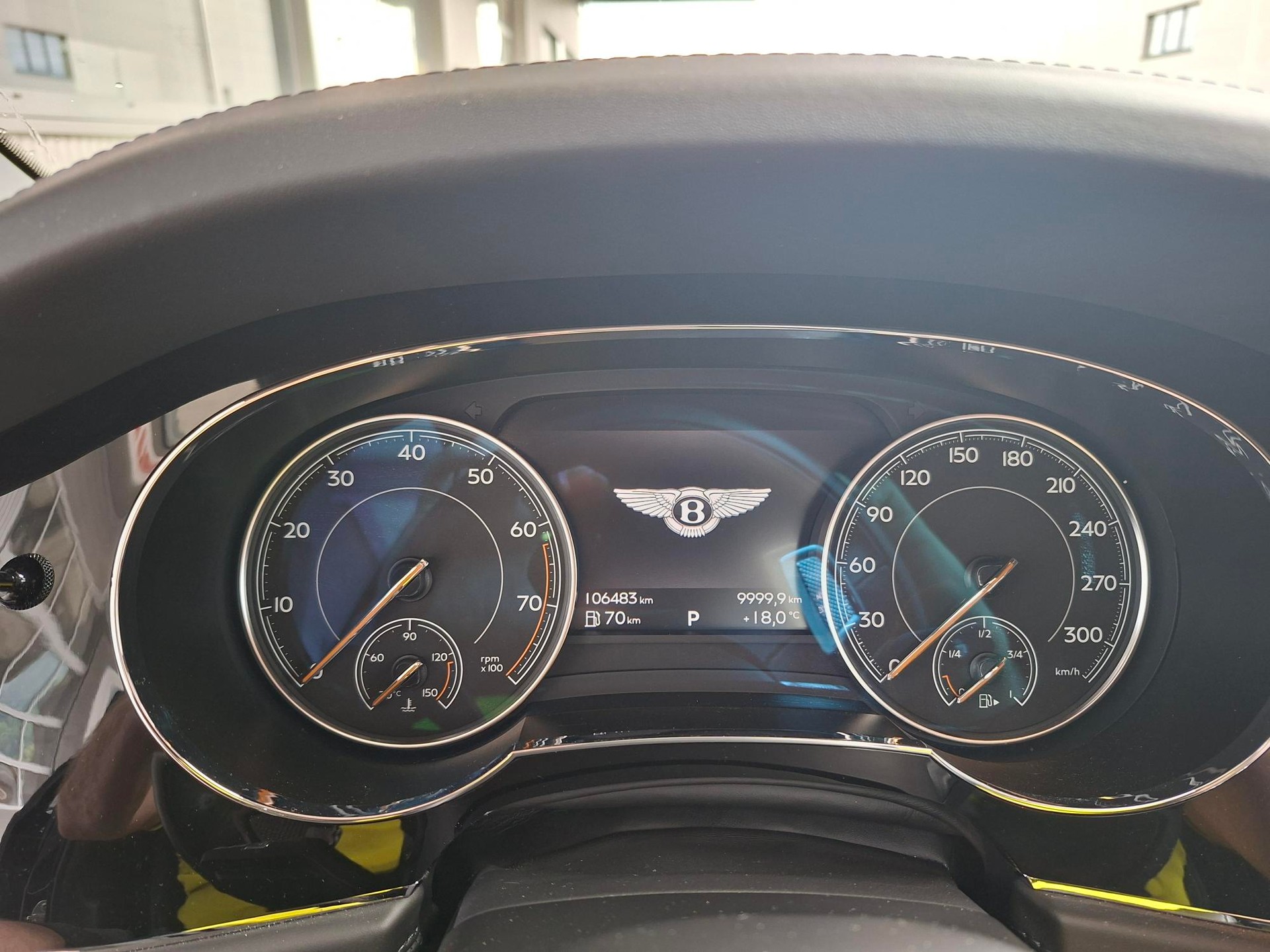 BENTLEY Bentayga W12 Vollausstattung-image-7