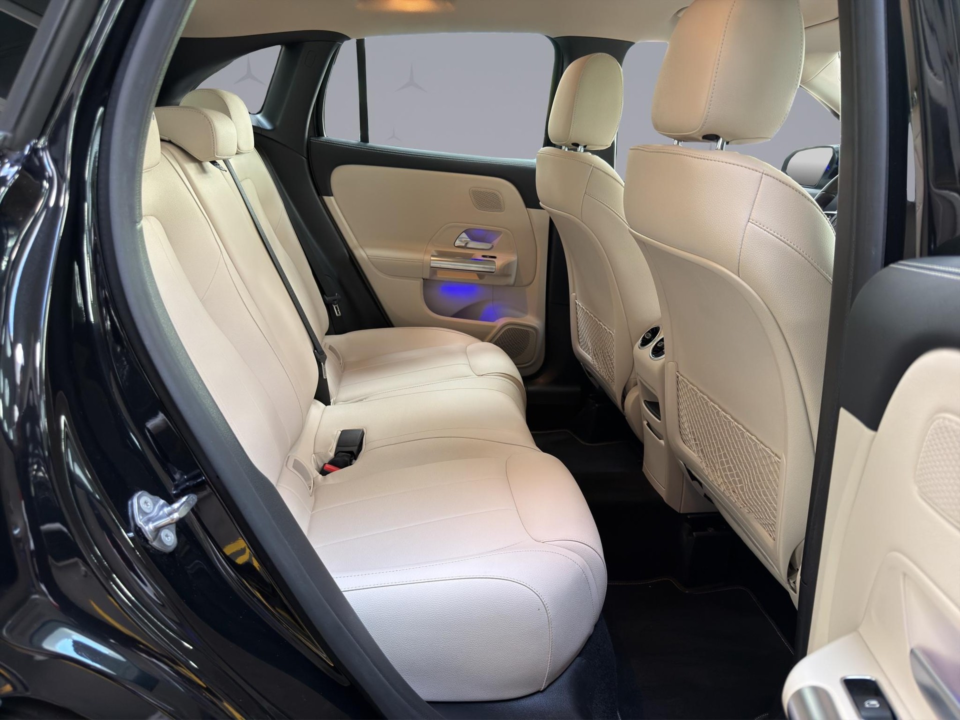 MERCEDES-BENZ GLA 250 Progressive 4matic-image-16