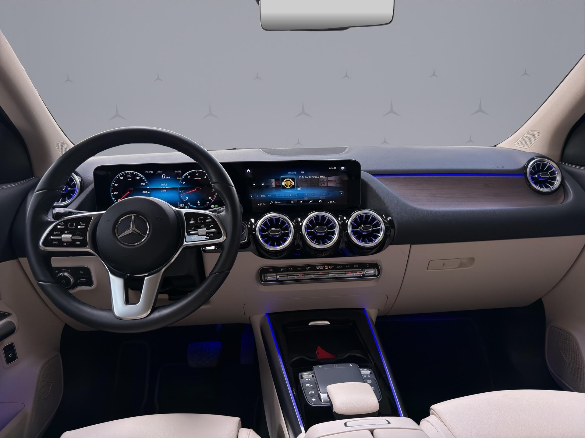 MERCEDES-BENZ GLA 250 Progressive 4matic-image-12