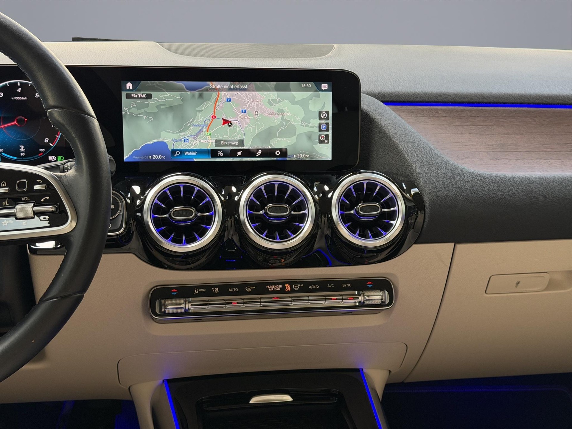 MERCEDES-BENZ GLA 250 Progressive 4matic-image-13