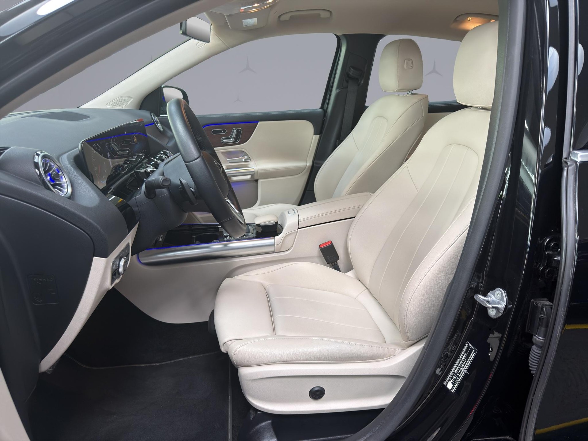 MERCEDES-BENZ GLA 250 Progressive 4matic-image-8