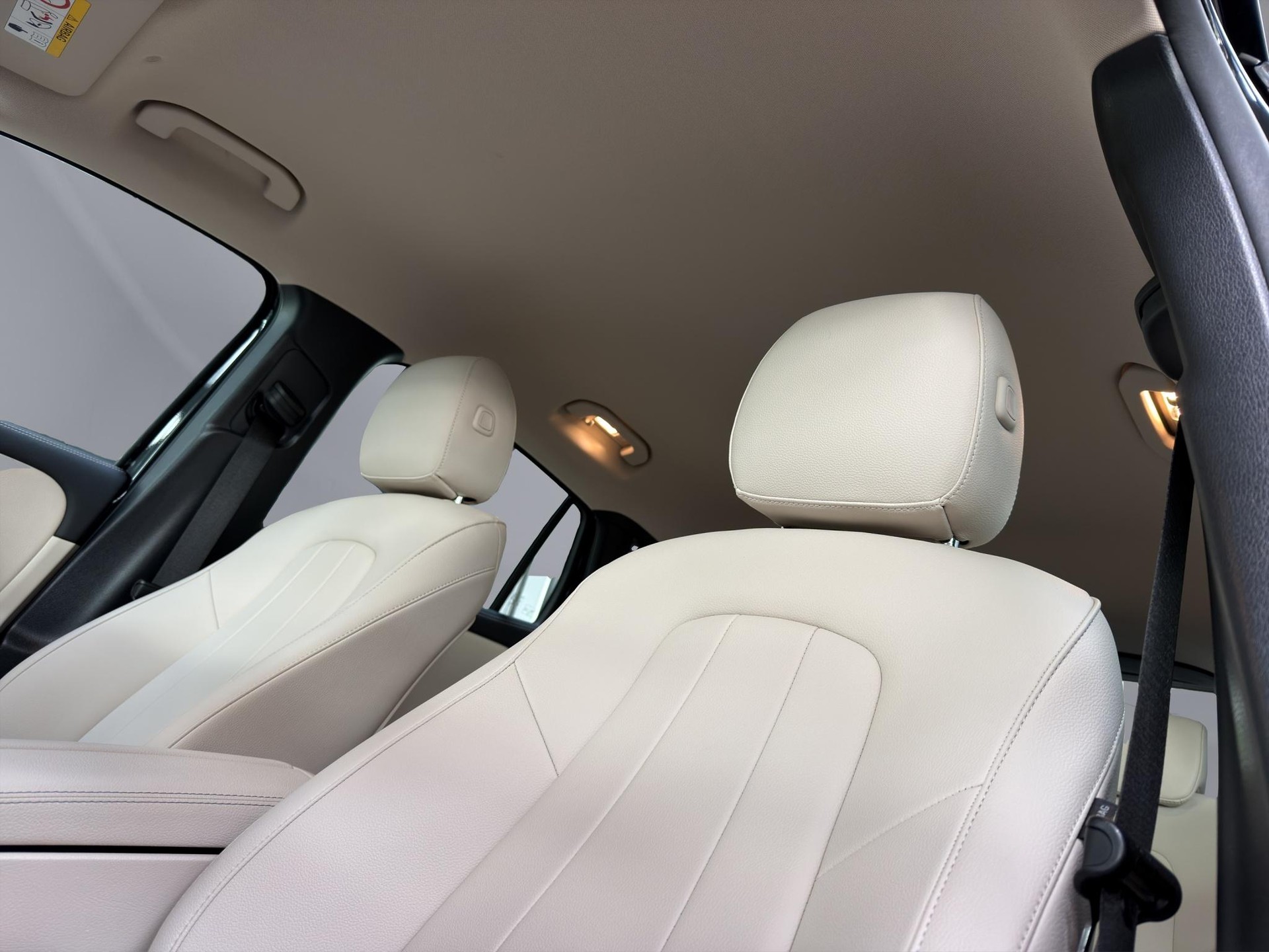 MERCEDES-BENZ GLA 250 Progressive 4matic-image-10