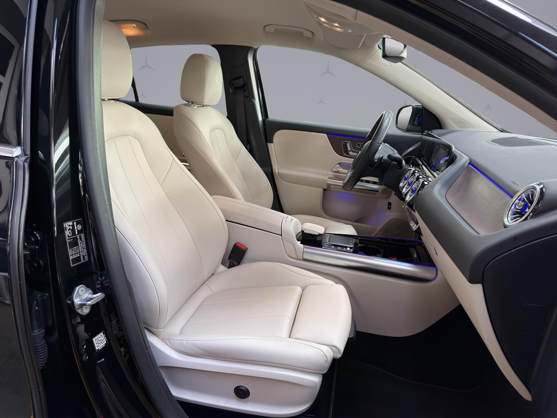MERCEDES-BENZ GLA 250 Progressive 4matic-image-15