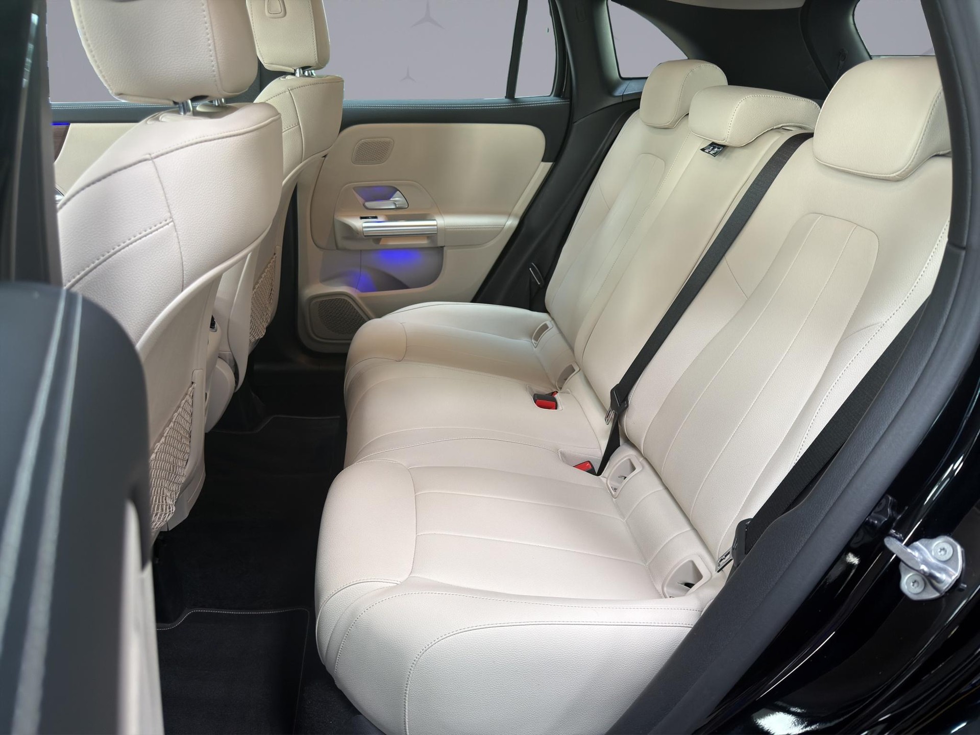 MERCEDES-BENZ GLA 250 Progressive 4matic-image-9