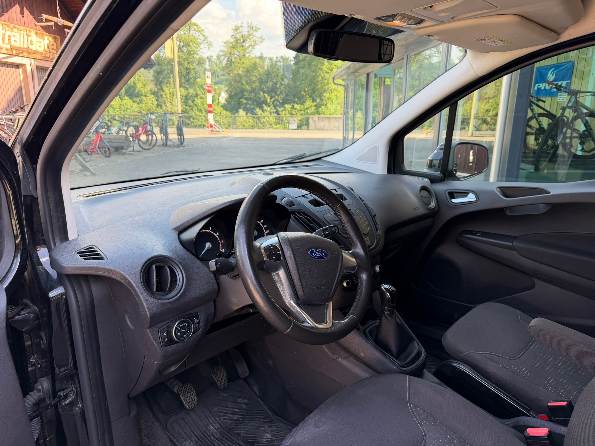FORD Transit Courier Van 1.0 EcoBoost Ambiente-image-6
