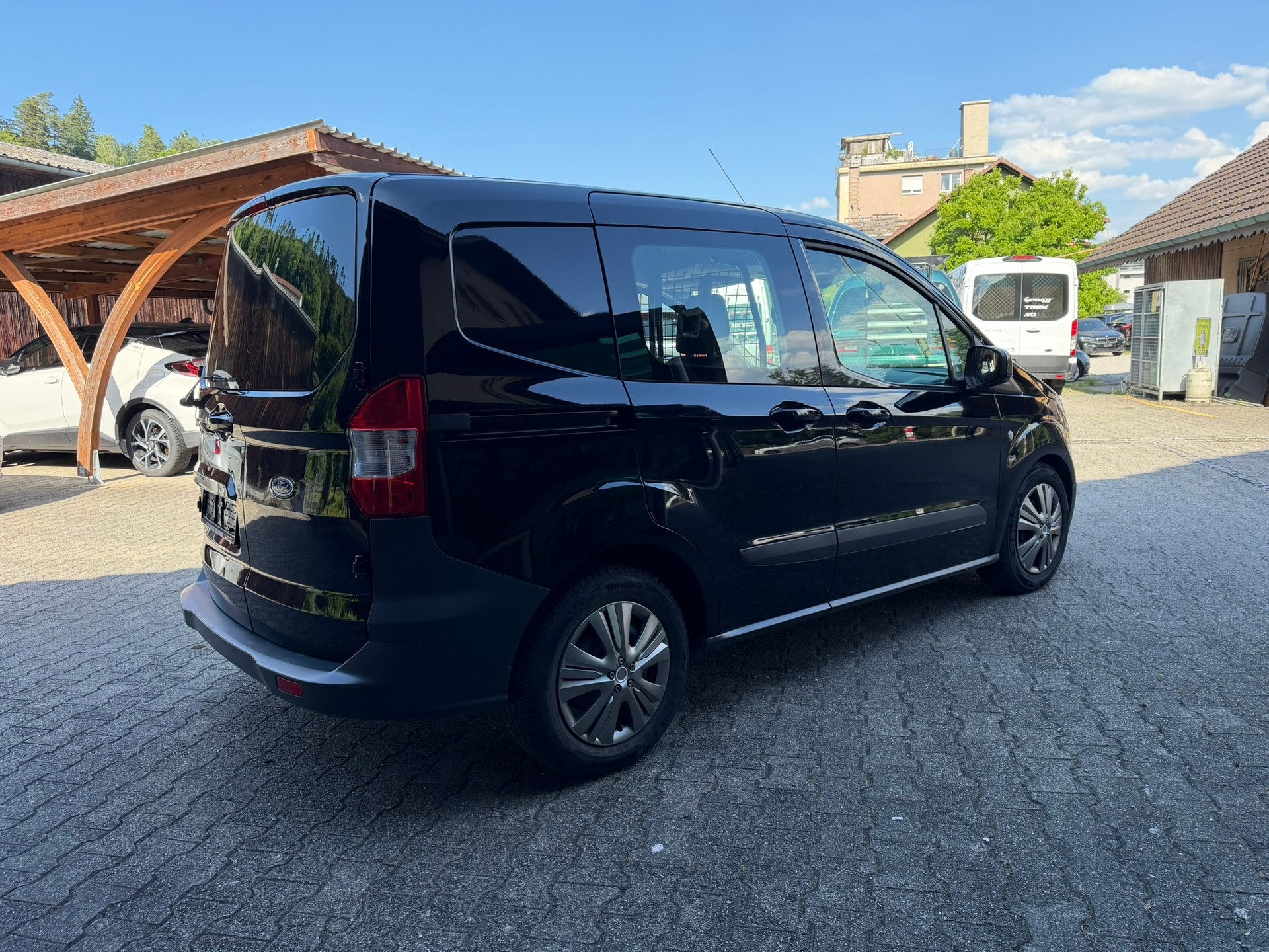FORD Transit Courier Van 1.0 EcoBoost Ambiente-image-3