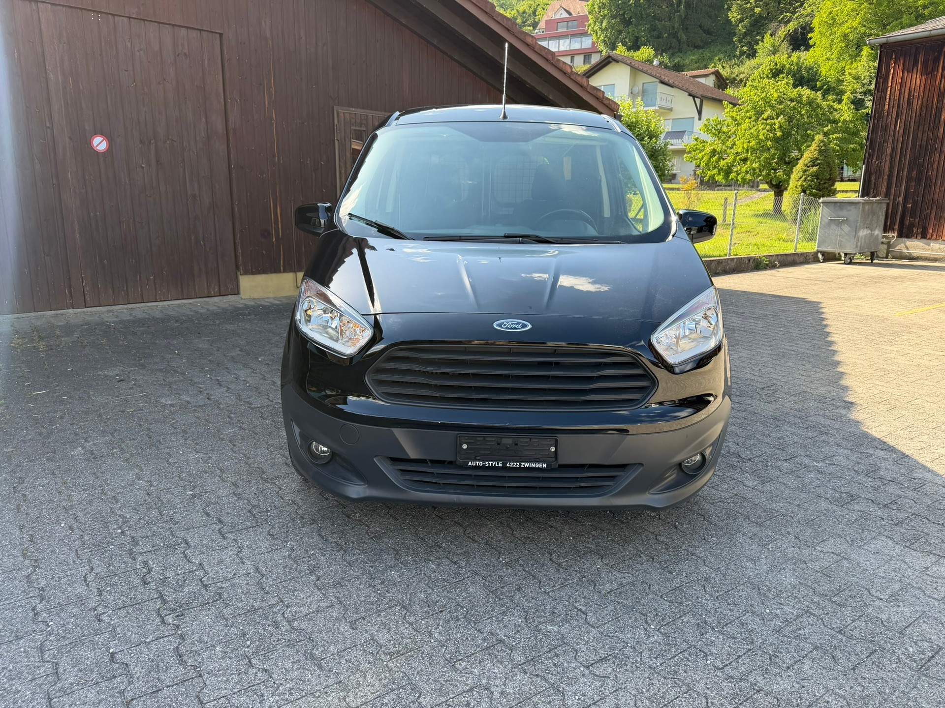FORD Transit Courier Van 1.0 EcoBoost Ambiente-image-1