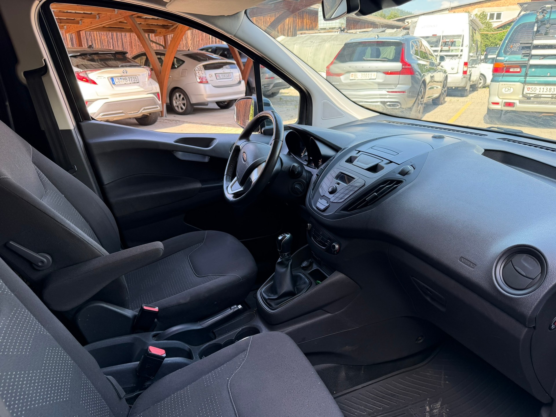 FORD Transit Courier Van 1.0 EcoBoost Ambiente-image-7