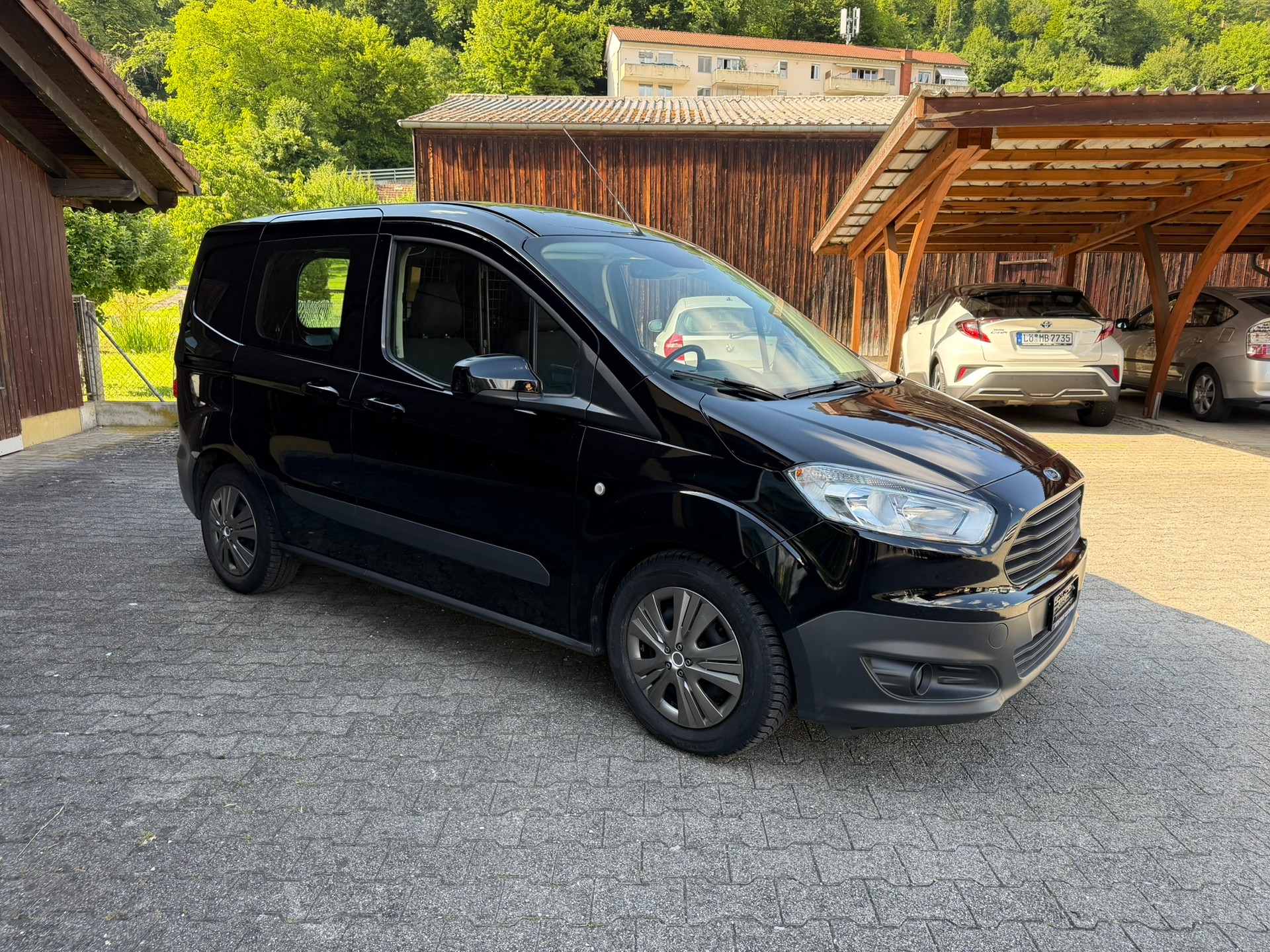 FORD Transit Courier Van 1.0 EcoBoost Ambiente-image-2