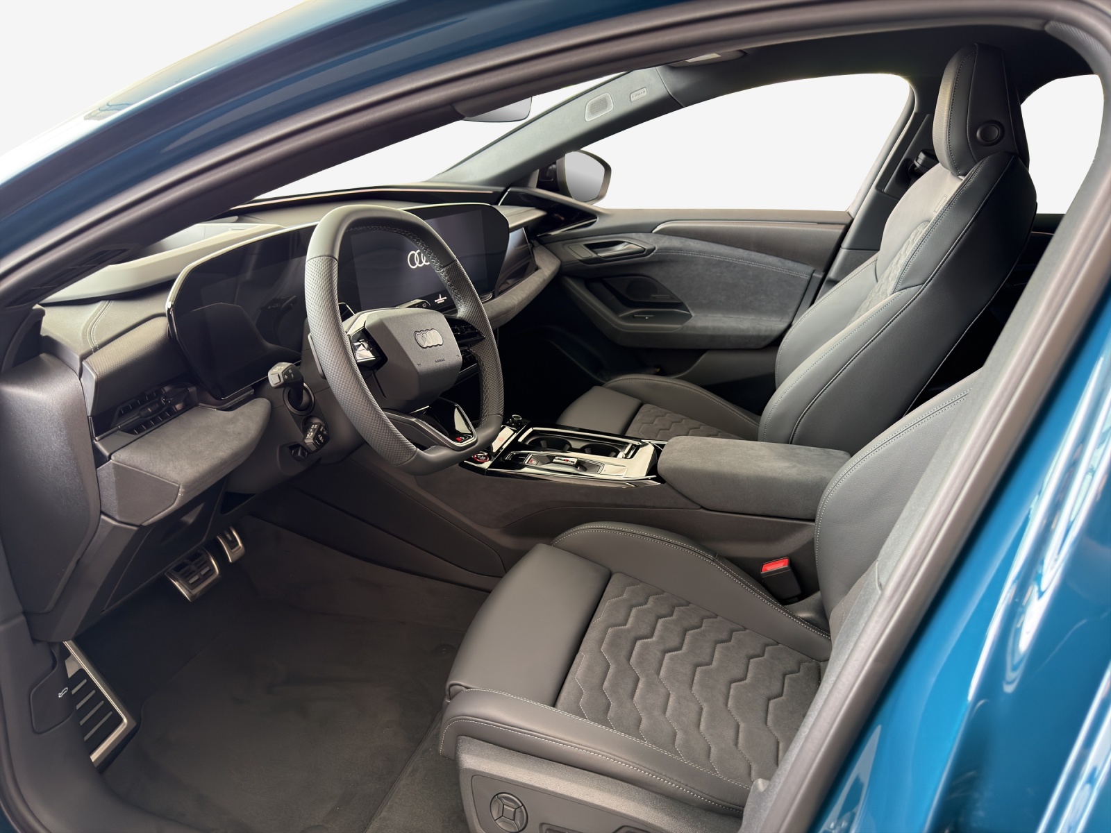 AUDI A6 Avant e-tron quattro-image-7