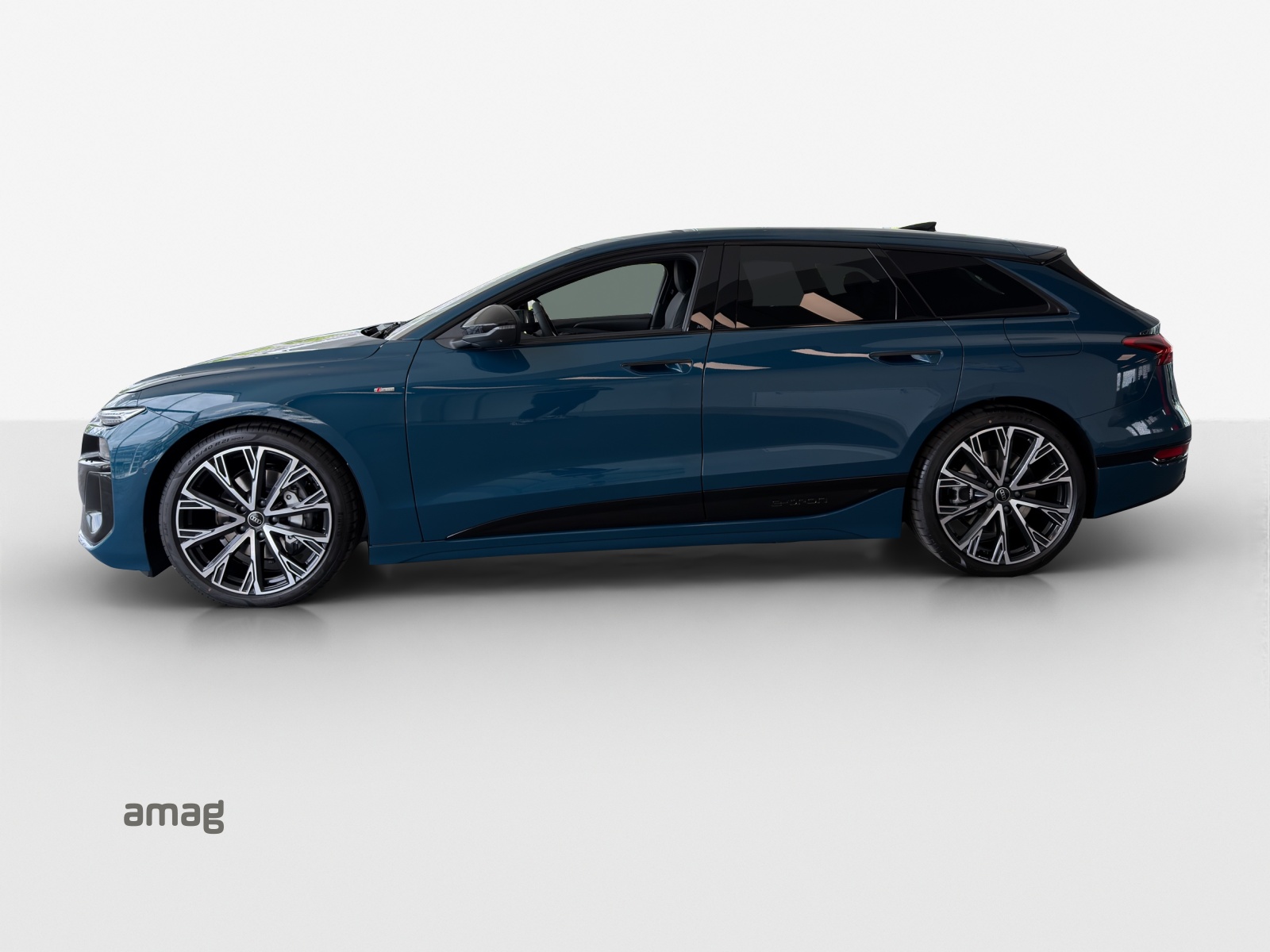 AUDI A6 Avant e-tron quattro-image-1