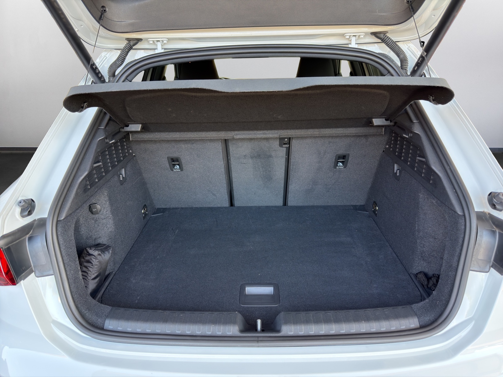 AUDI A3 Sportback 35 TFSI S line Attraction S-tronic-image-13