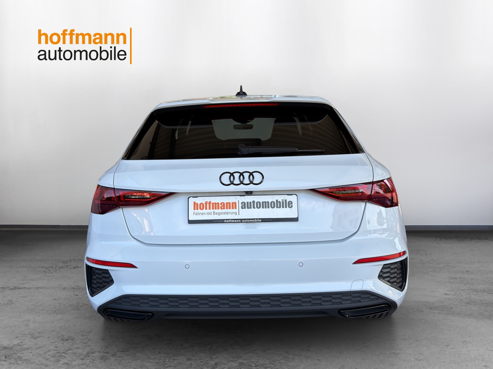 AUDI A3 Sportback 35 TFSI S line Attraction S-tronic-image-4