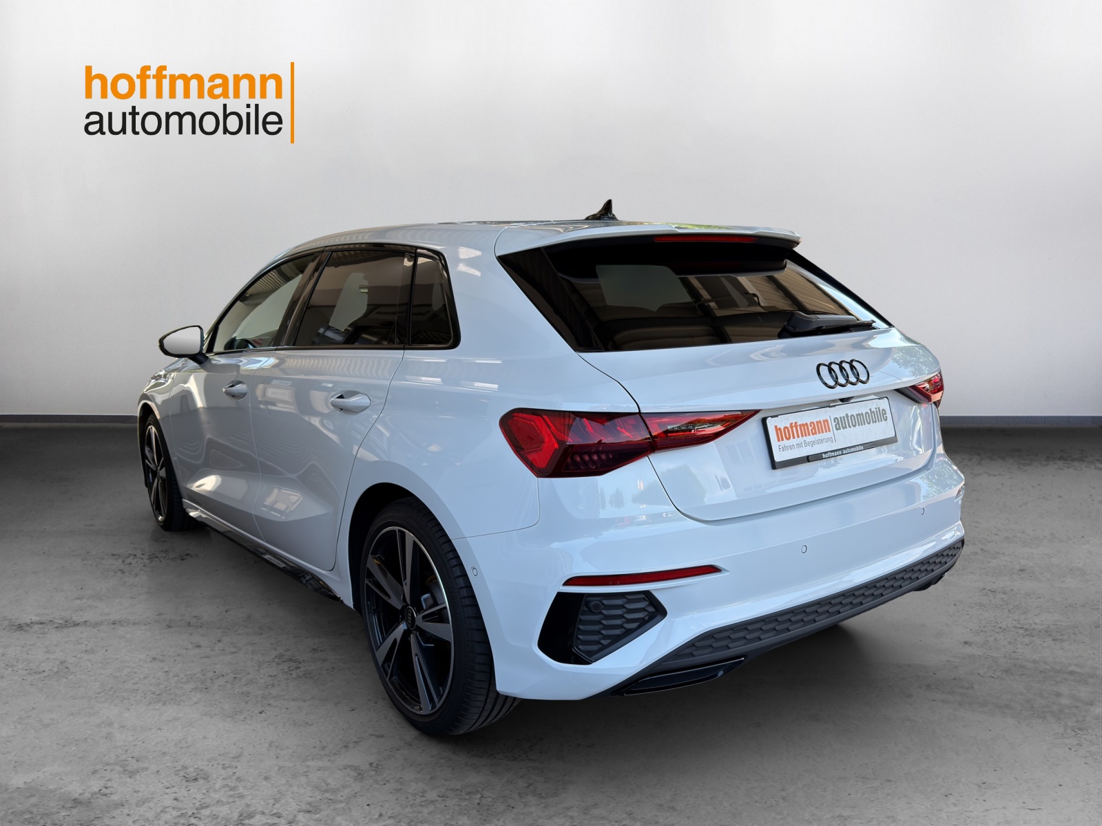AUDI A3 Sportback 35 TFSI S line Attraction S-tronic-image-5