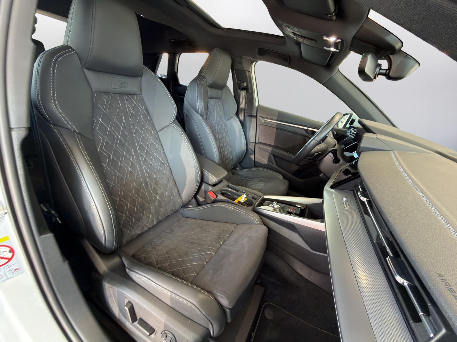 AUDI A3 Sportback 35 TFSI S line Attraction S-tronic-image-11