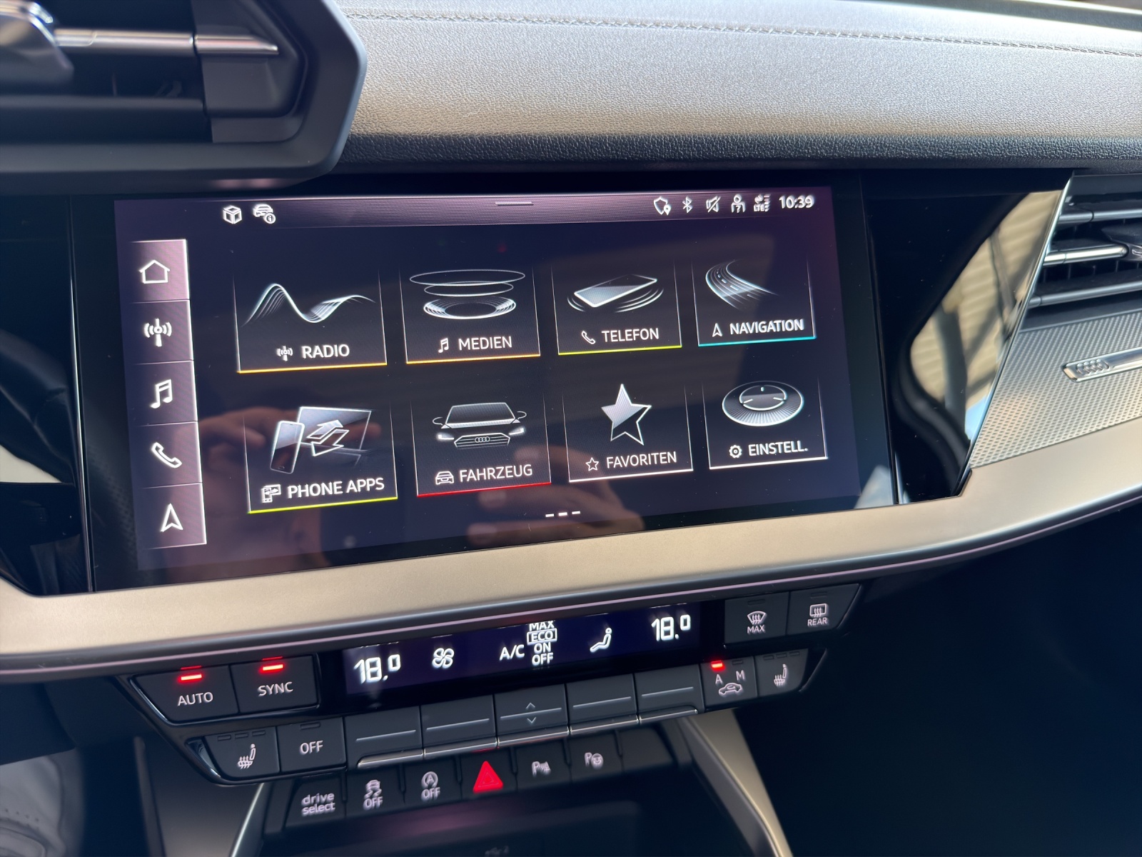 AUDI A3 Sportback 35 TFSI S line Attraction S-tronic-image-8
