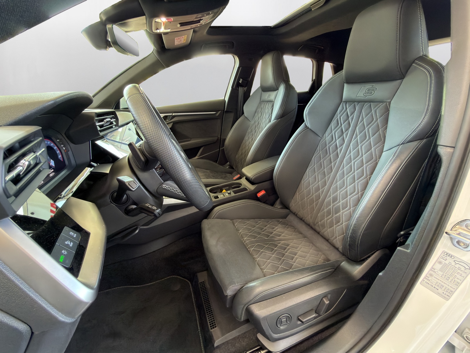 AUDI A3 Sportback 35 TFSI S line Attraction S-tronic-image-9