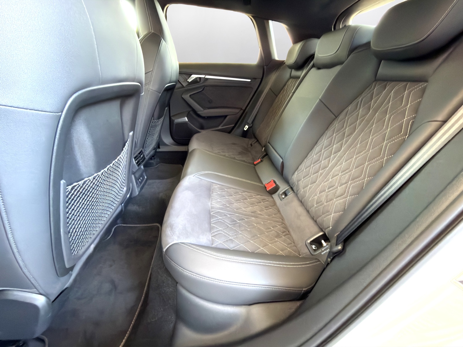 AUDI A3 Sportback 35 TFSI S line Attraction S-tronic-image-10