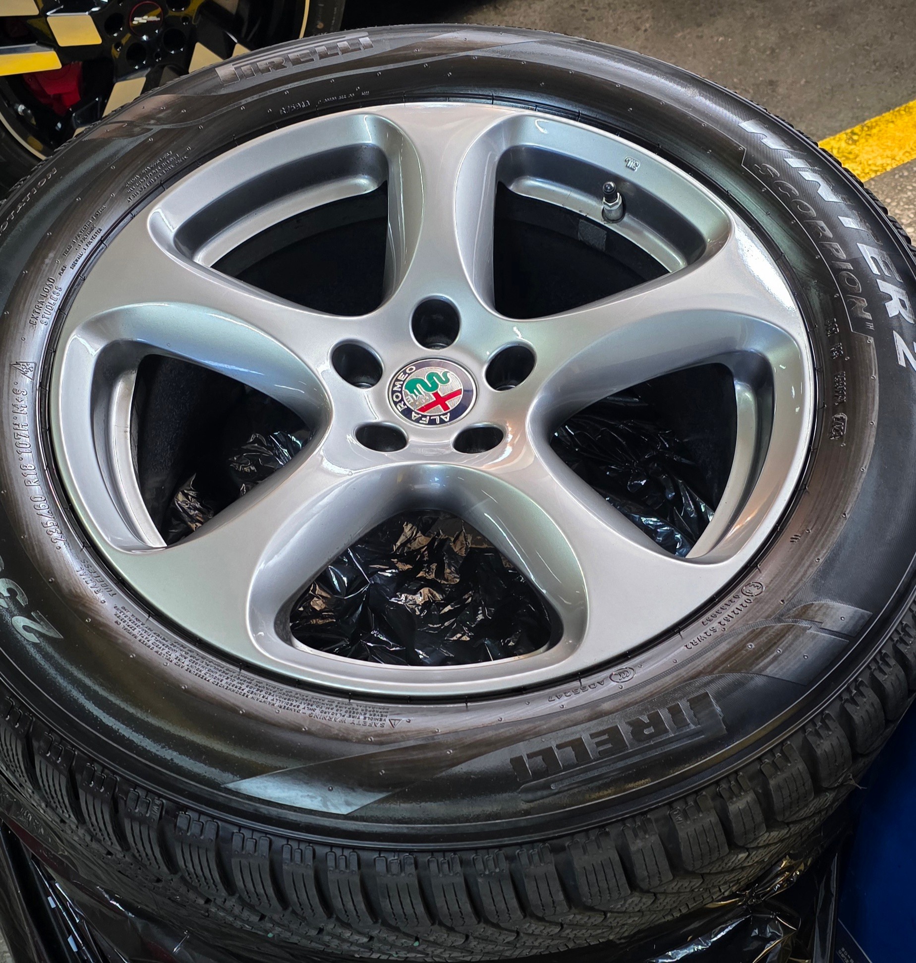 ALFA ROMEO Stelvio 2.0 Veloce Q4 Automatic-image-30