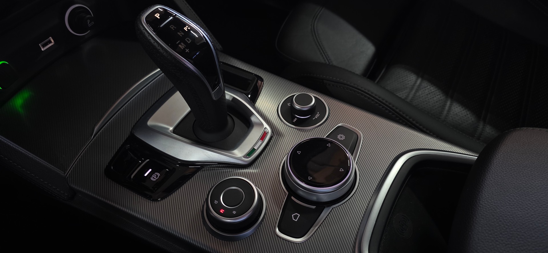 ALFA ROMEO Stelvio 2.0 Veloce Q4 Automatic-image-16