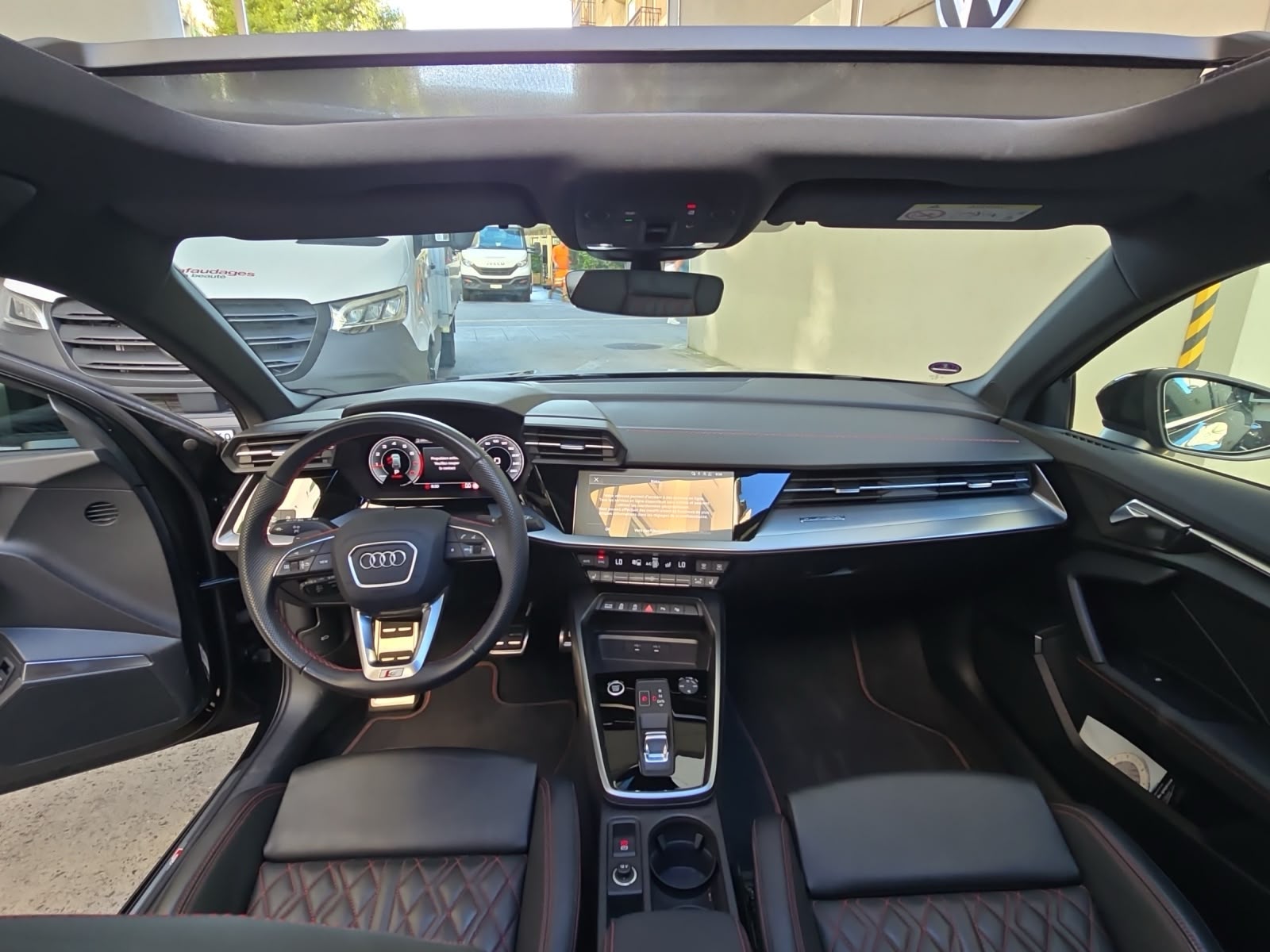 AUDI A3 Sportback 40 TFSI S line quattro S-tronic-image-4